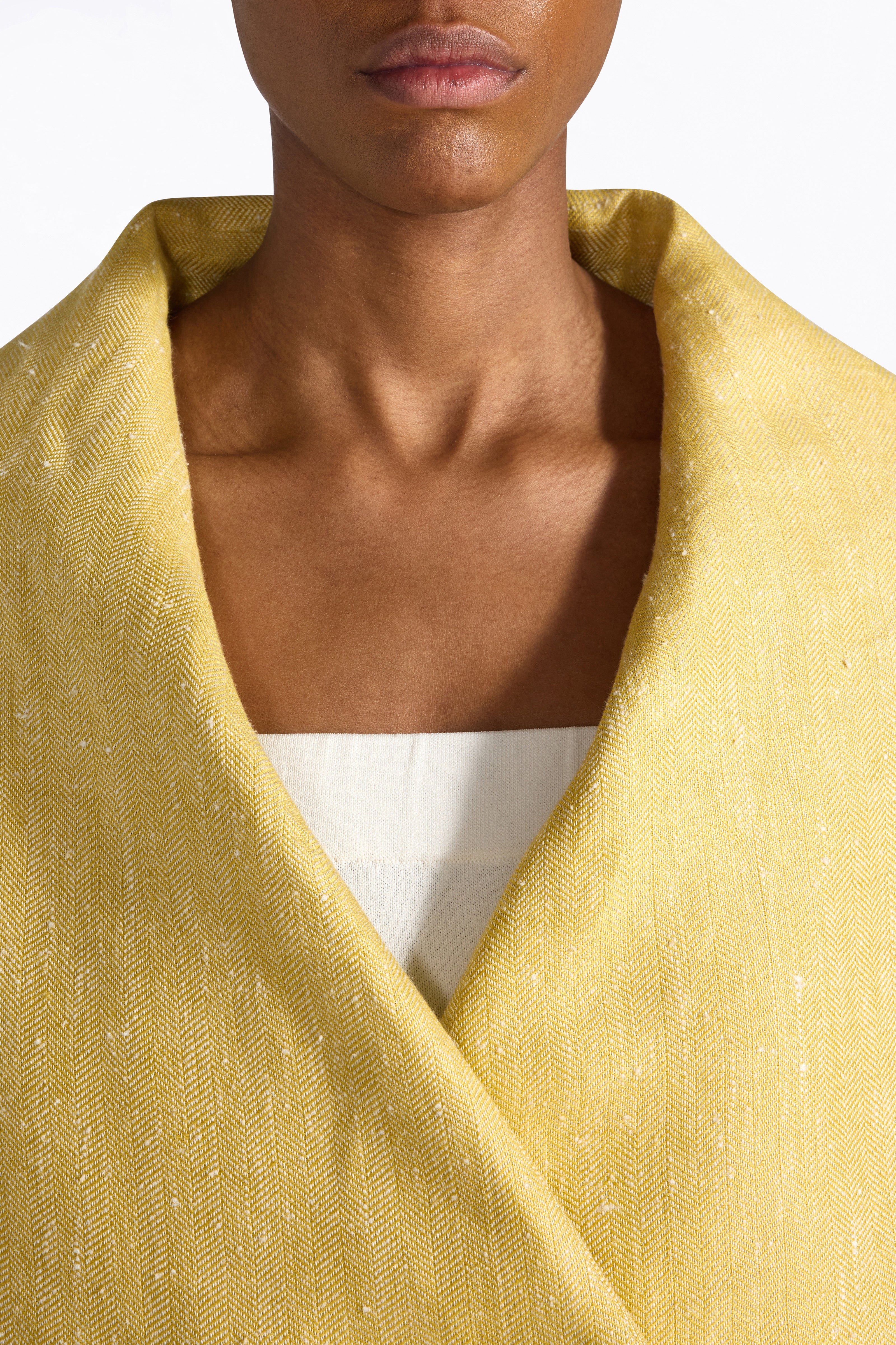 Liviana Conti Danver veste tailleur sable doré soie lin