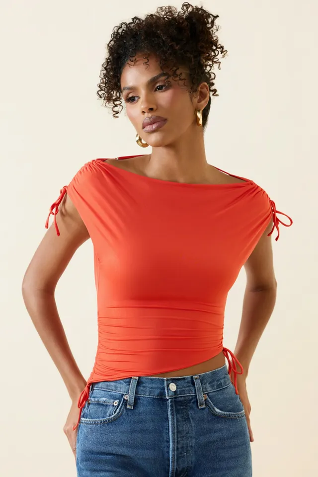 Oh Polly 11547 crop top rouge asymétrique dos drapé