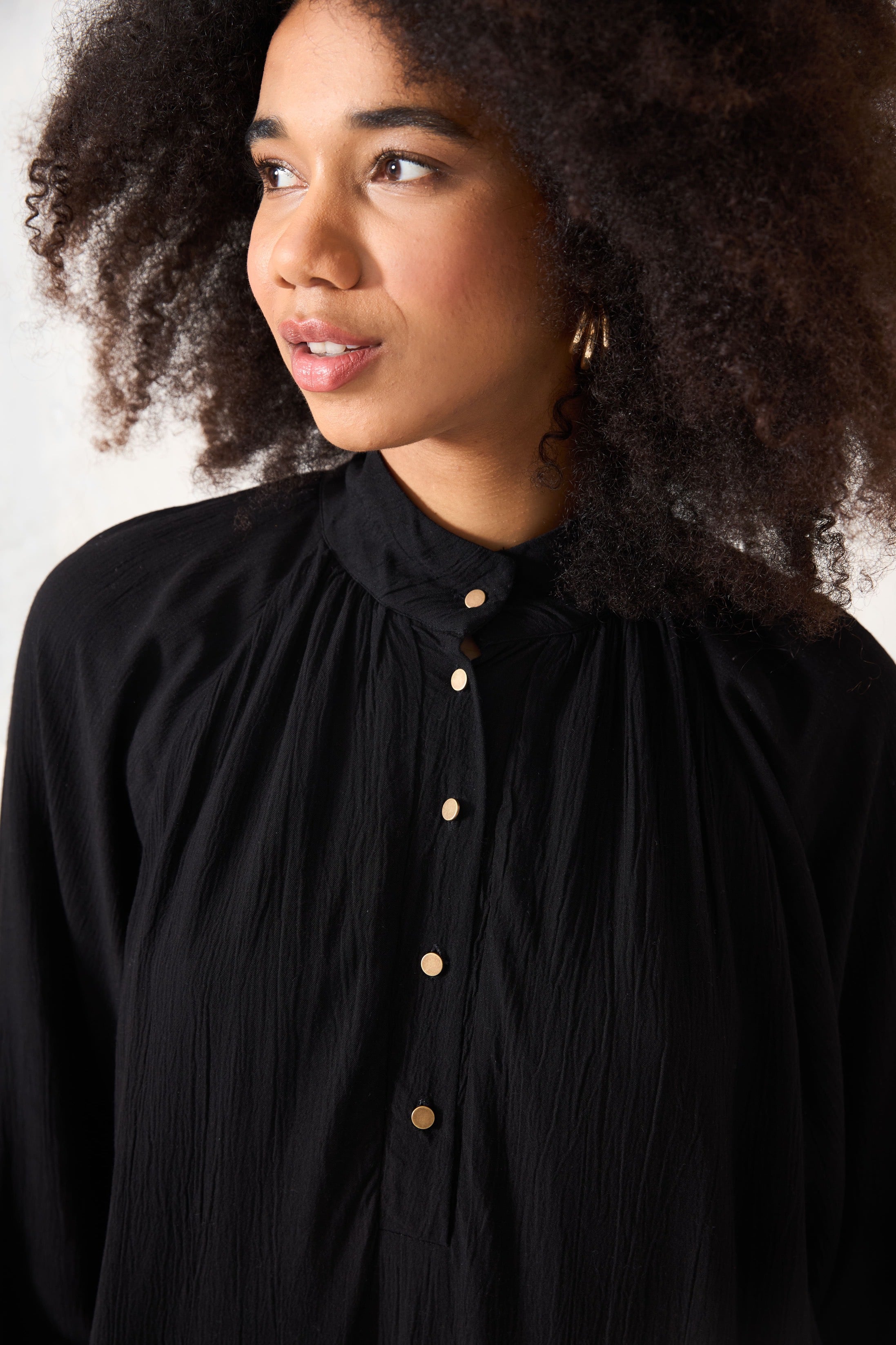 Chicosoleil Ozalee robe midi noire viscose manches longues