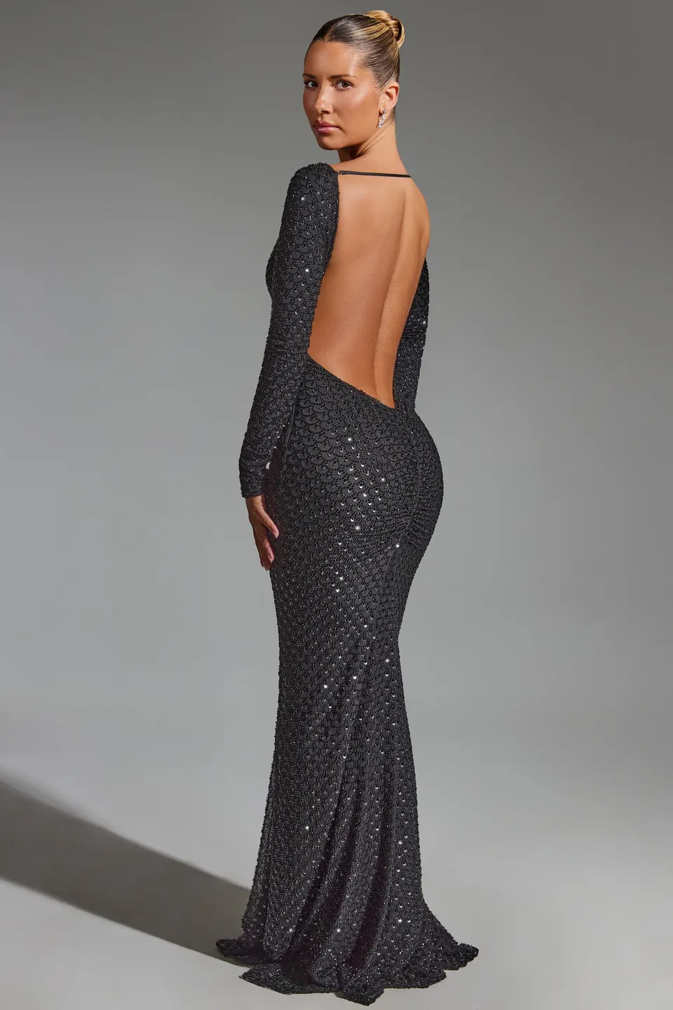Oh Polly Jailene robe de soirée noire dos nu strass