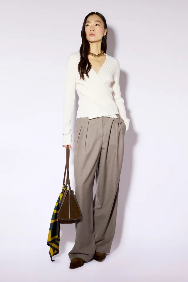 Liviana Conti Ashlyn pull col V mélange cachemire ponce