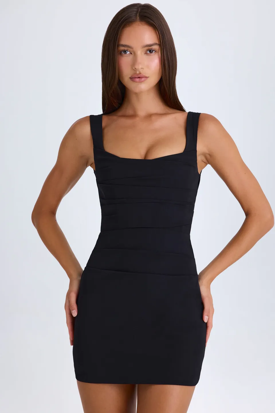 Oh Polly Brittany 9502 mini robe noire corset drapée