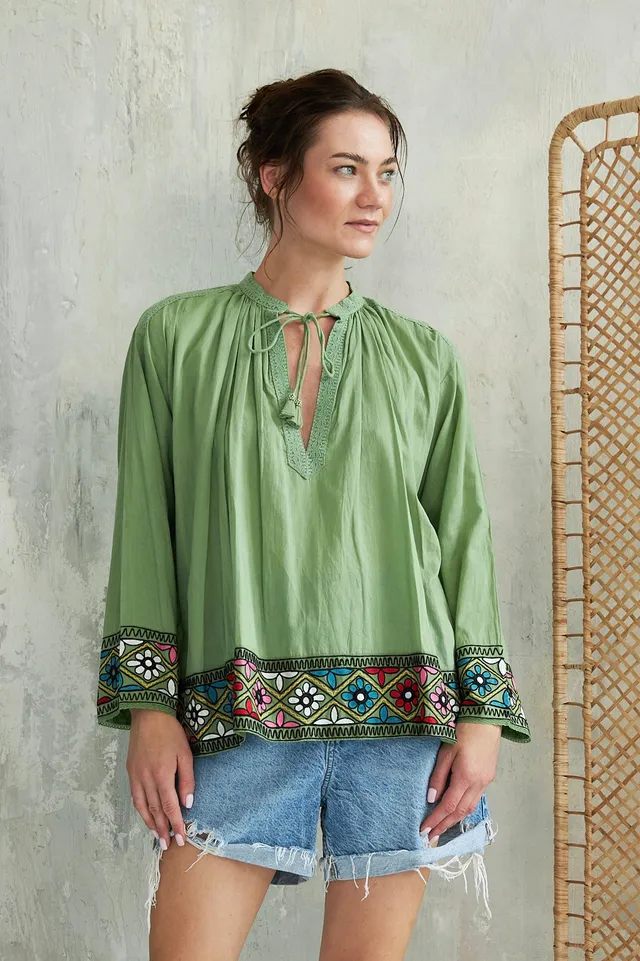 Chicosoleil REVA top coton Vert Oasis col V brodé