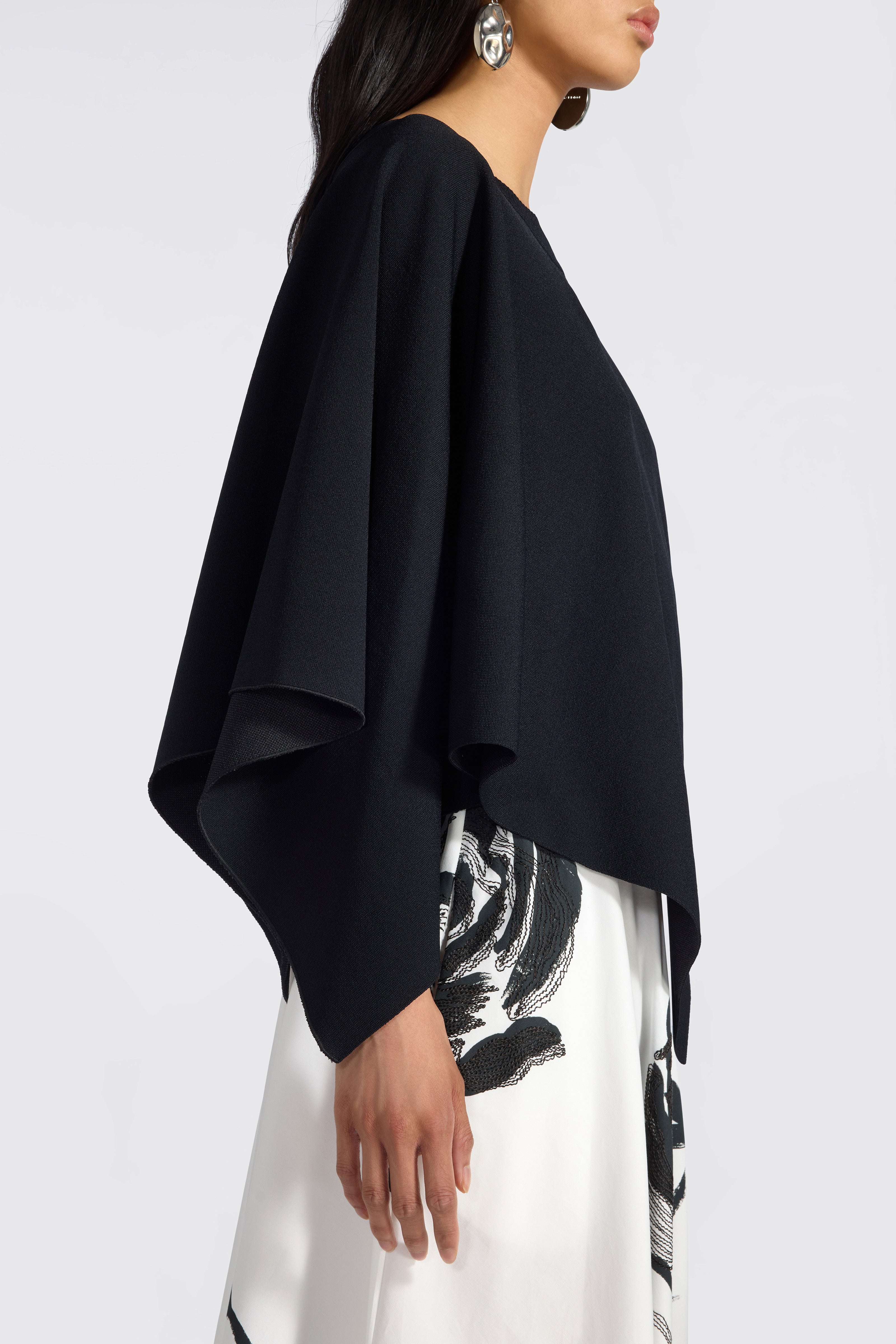 Liviana Conti Lyla cape noire viscose stretch