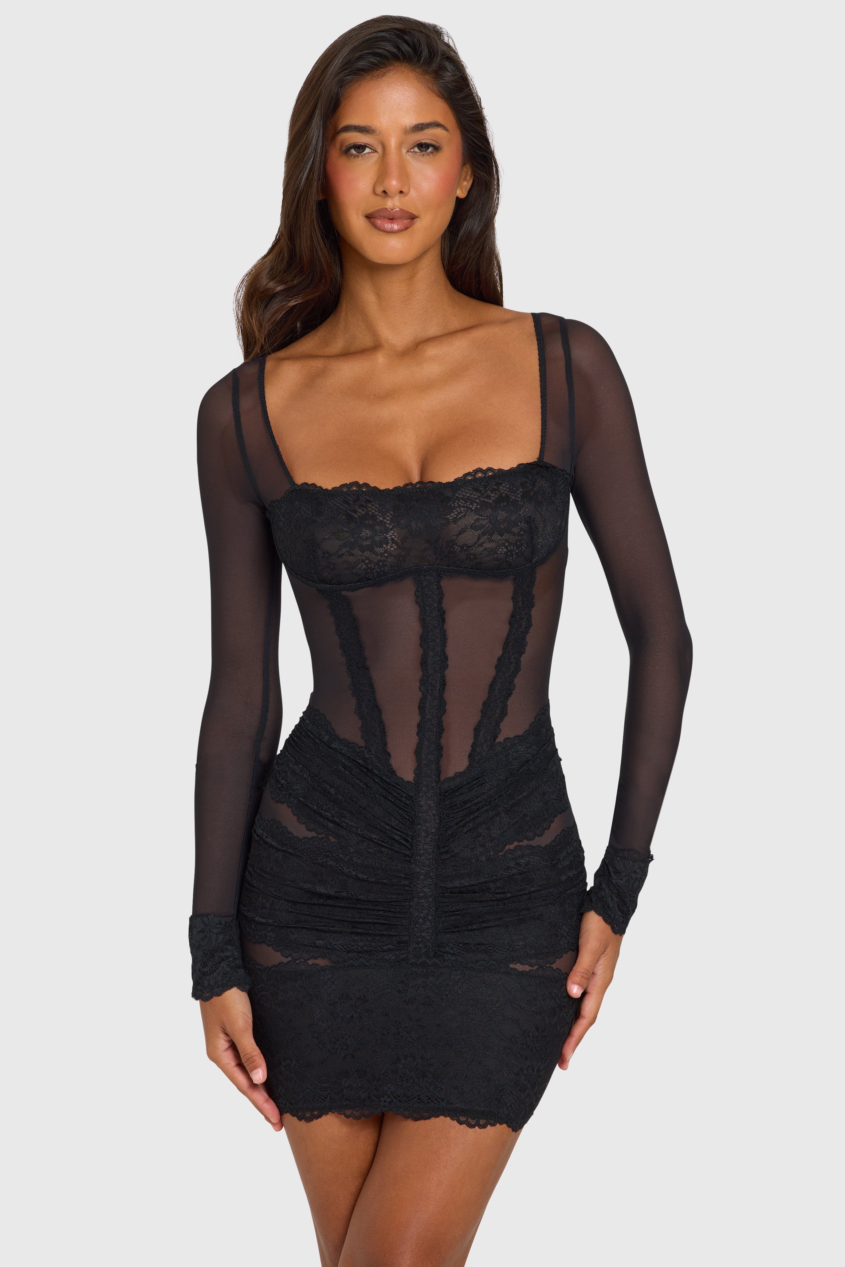 Oh Polly Olympe 16664 mini robe noire dentelle manches longues