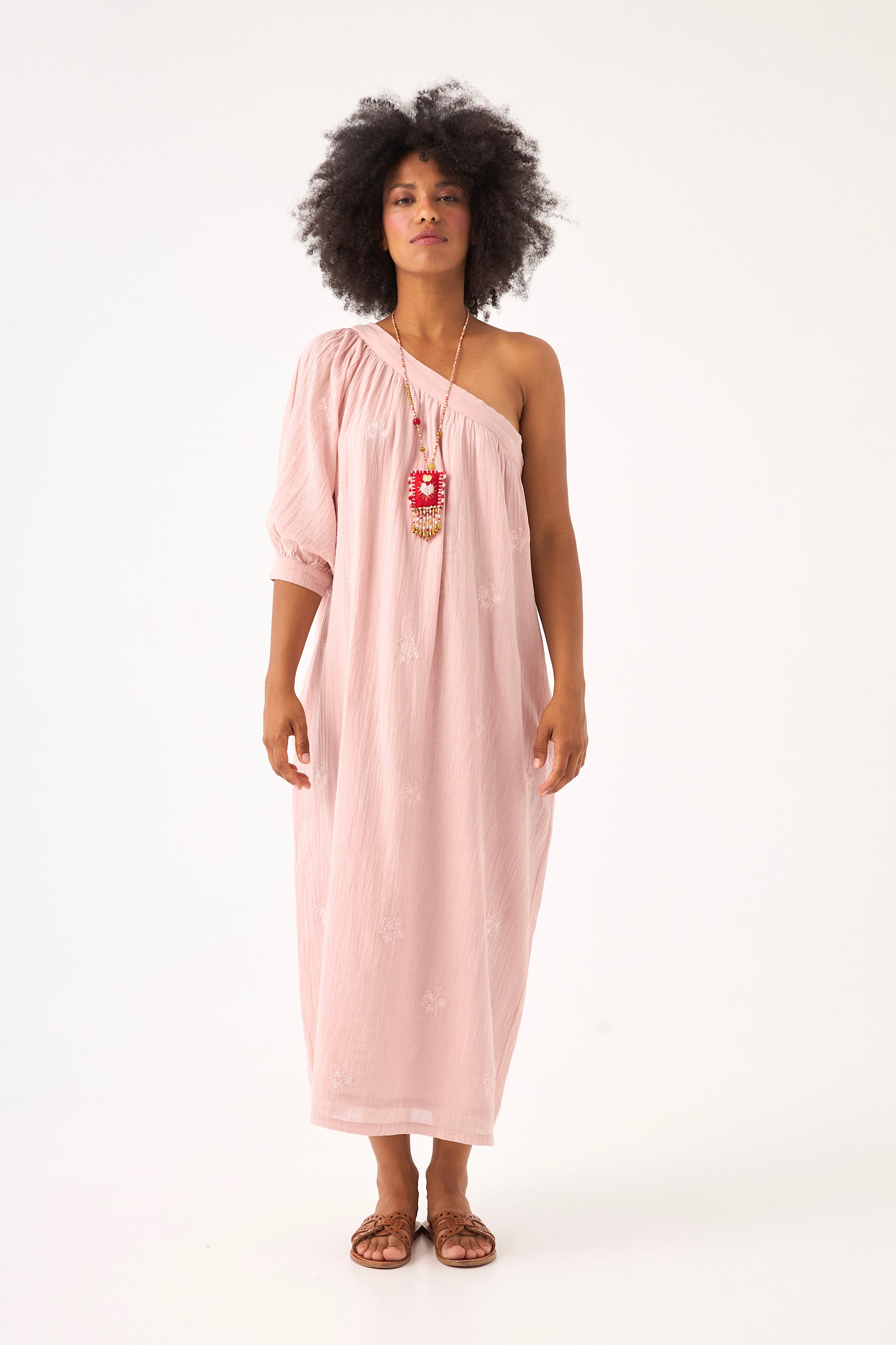 Chicosoleil Nahla robe longue rose romance asymétrique