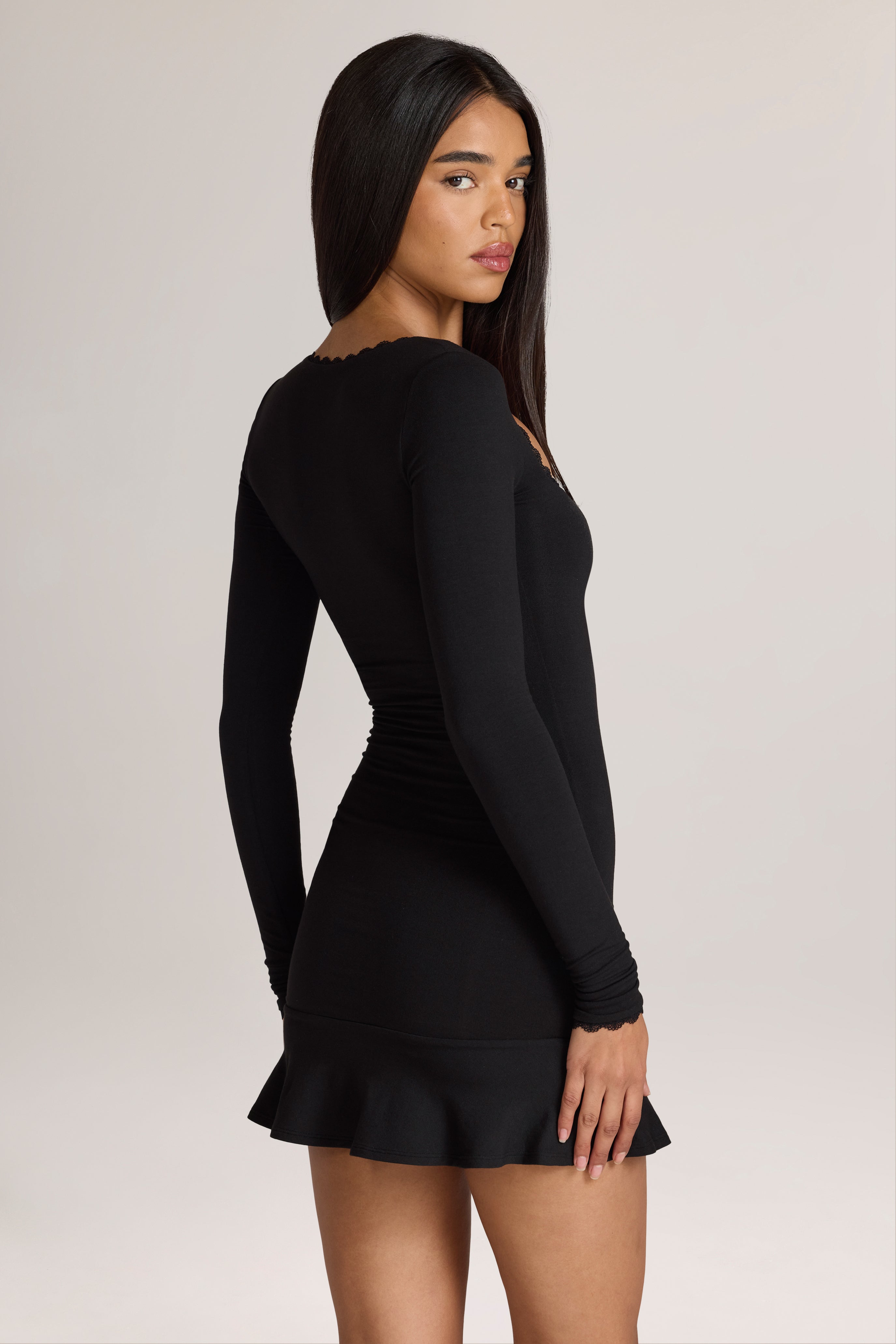 Oh Polly Dresses Modal Lace-Trim mini robe noire dentelle
