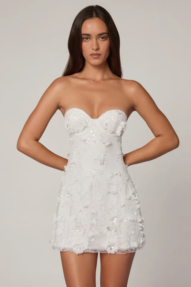 Oh Polly Embellished Edita robe mini blanche sequins fleurs