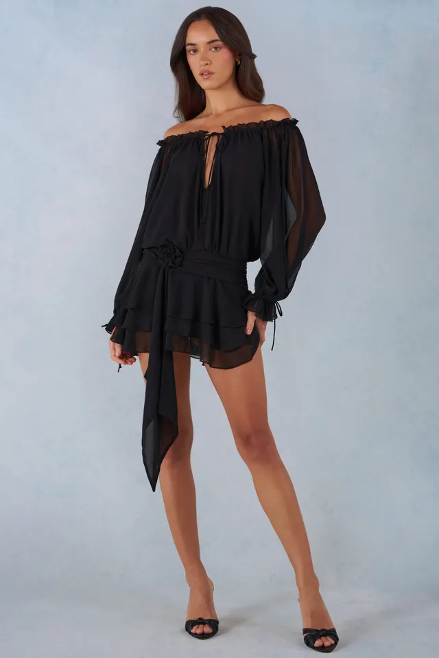 Oh Polly Alessia Mini Robe Noire Épaules Dénudées Volants