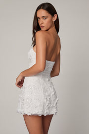Oh Polly Embellished Edita robe mini blanche sequins fleurs