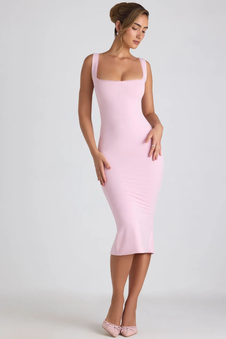 Oh Polly Navi robe midaxi rose pâle dentelle modal