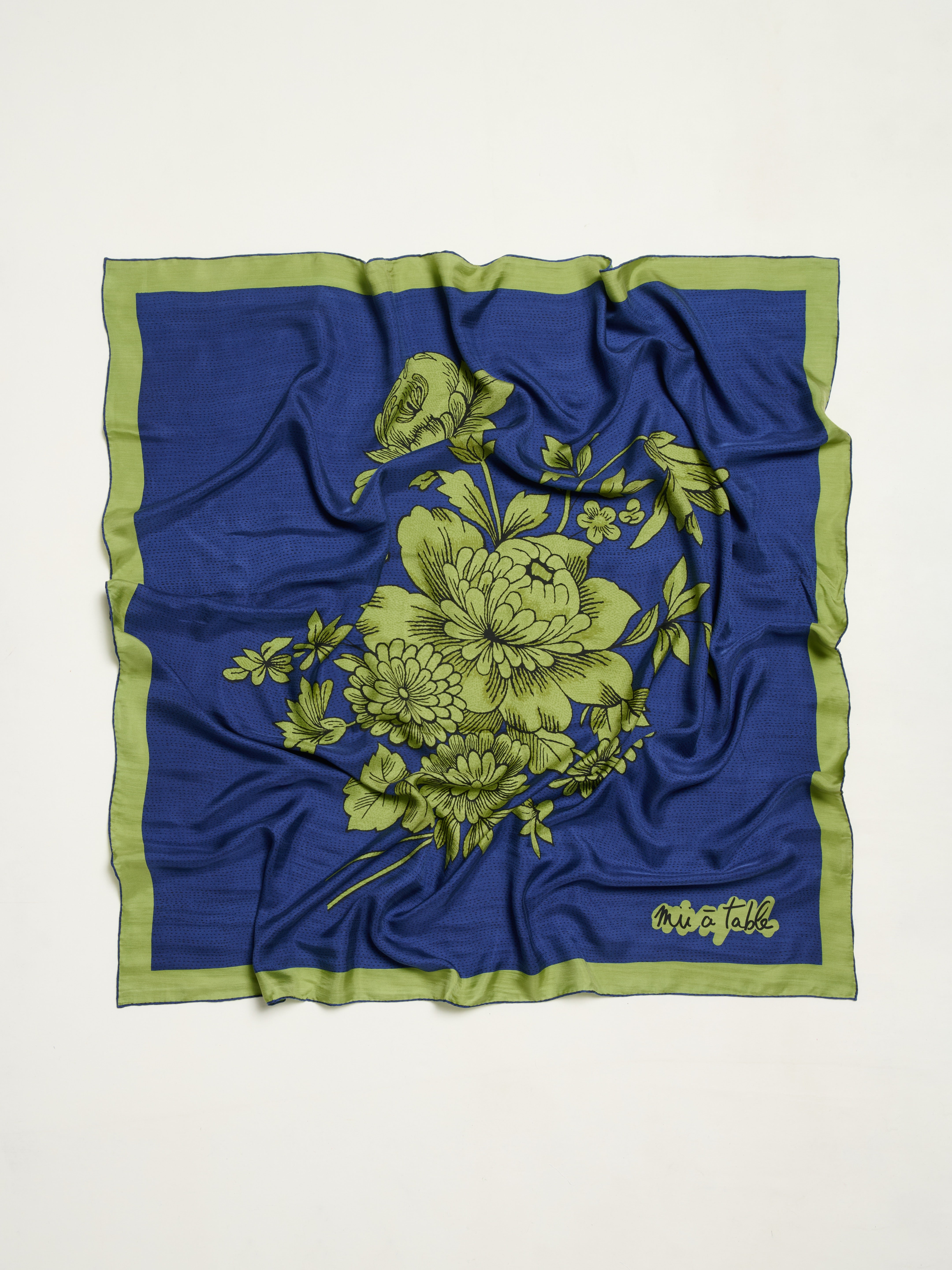 Mii Carré Soie 110 La Vaisselle foulard soie 110x110