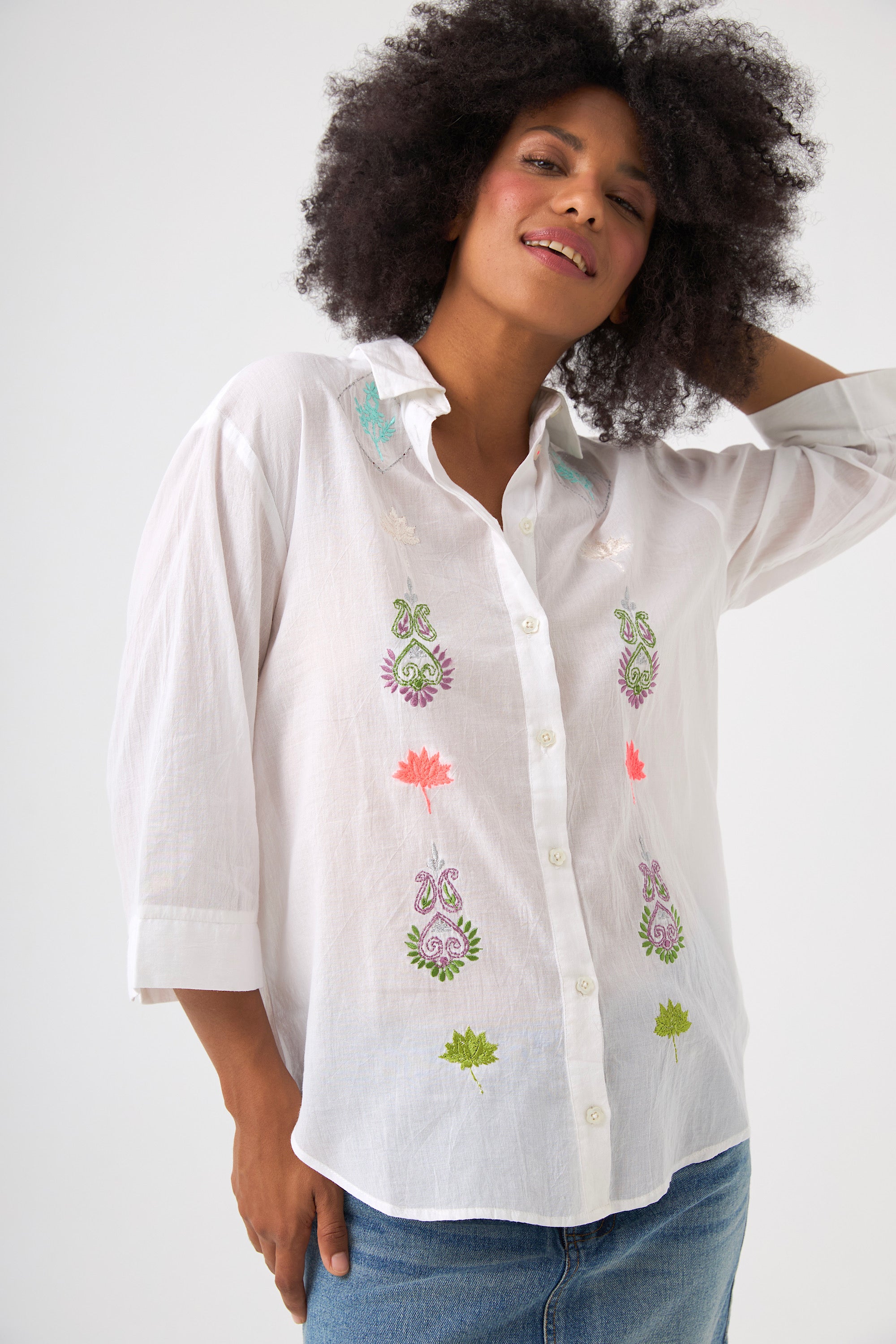 Chicosoleil Swann chemise coton blanc brodée