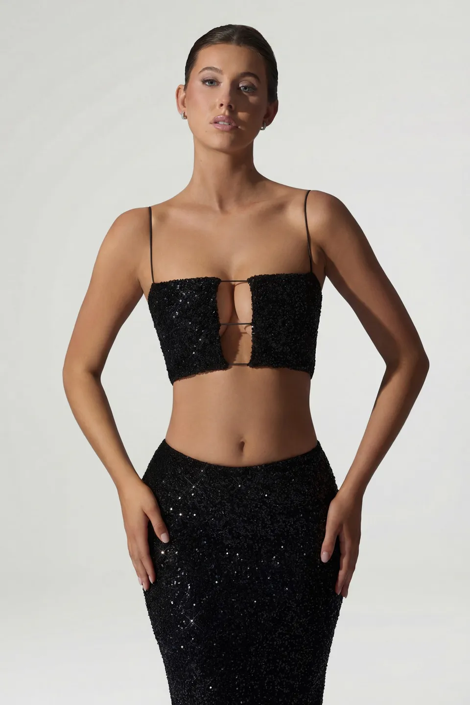Oh Polly Embellished Ariana 12369 crop top noir sequins