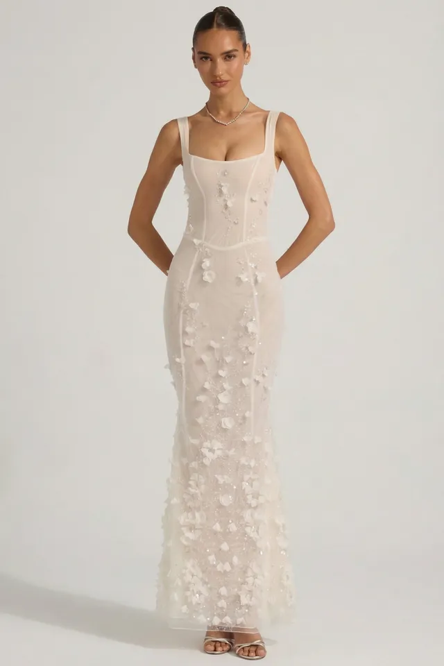 Oh Polly Embellished Vasanta robe corset blanche sequins