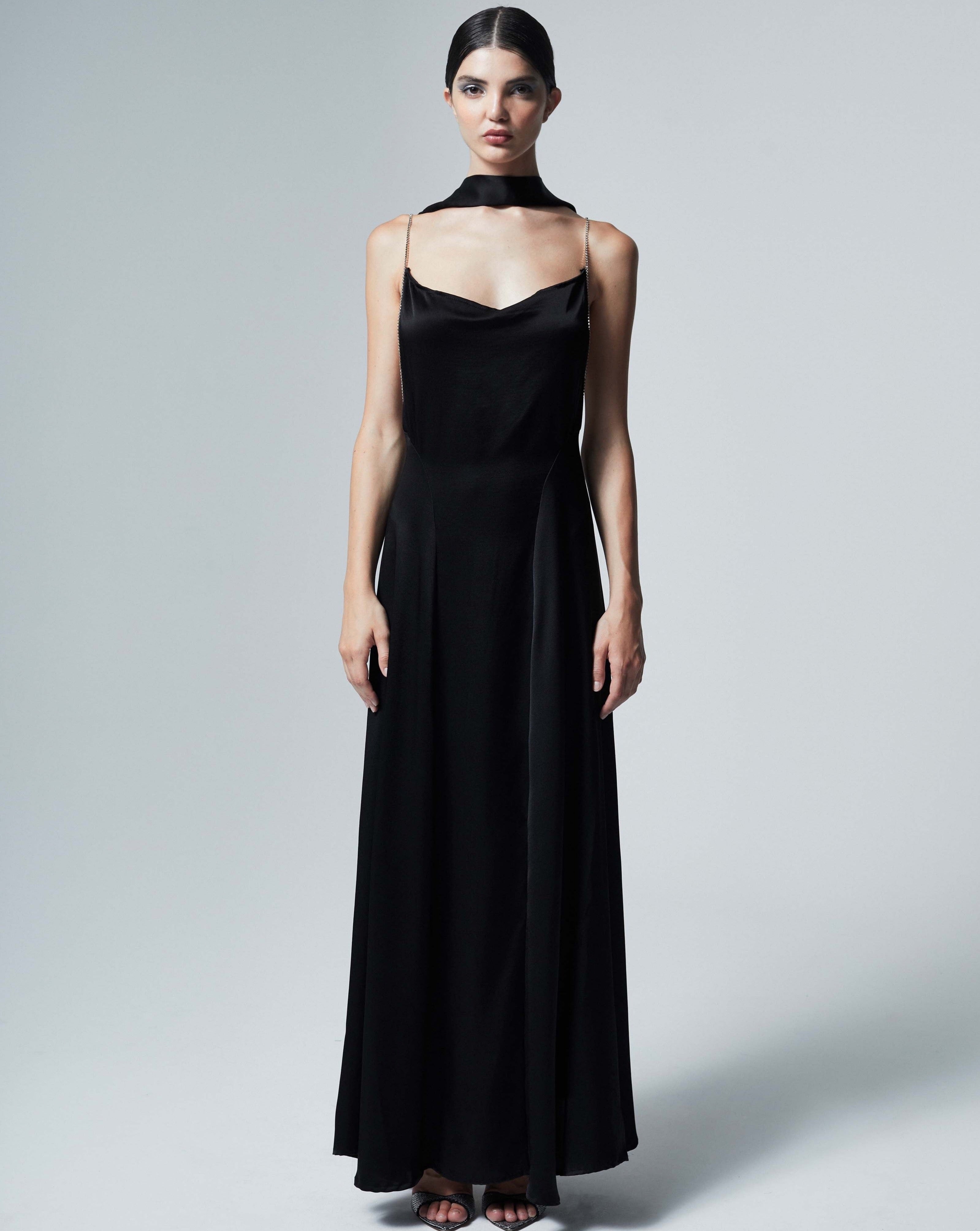 The Ethiquette Robes robe longue Jenna satin soie noir cristaux