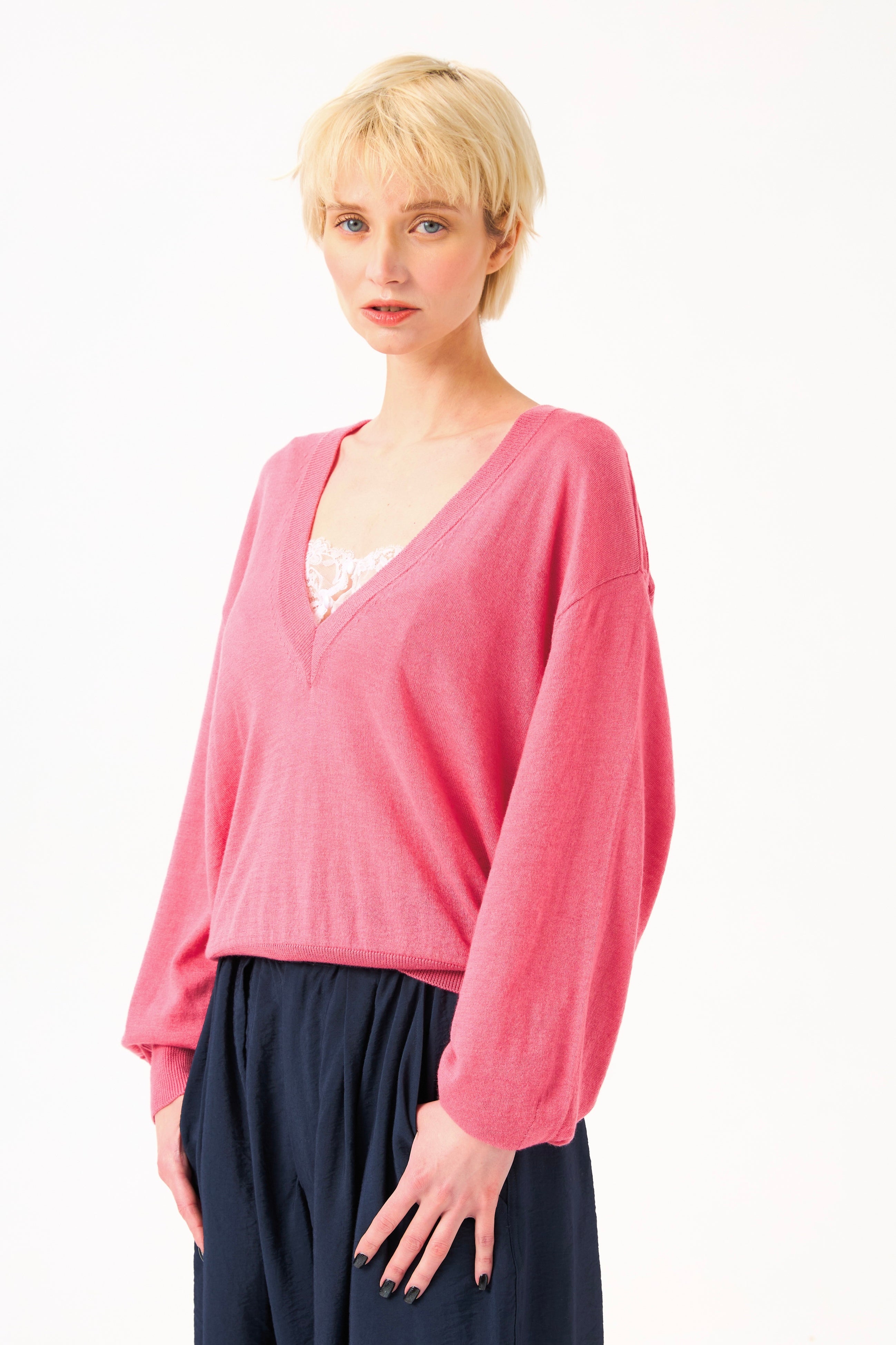 Chicosoleil Poupy pull rose oversize maille légère laine