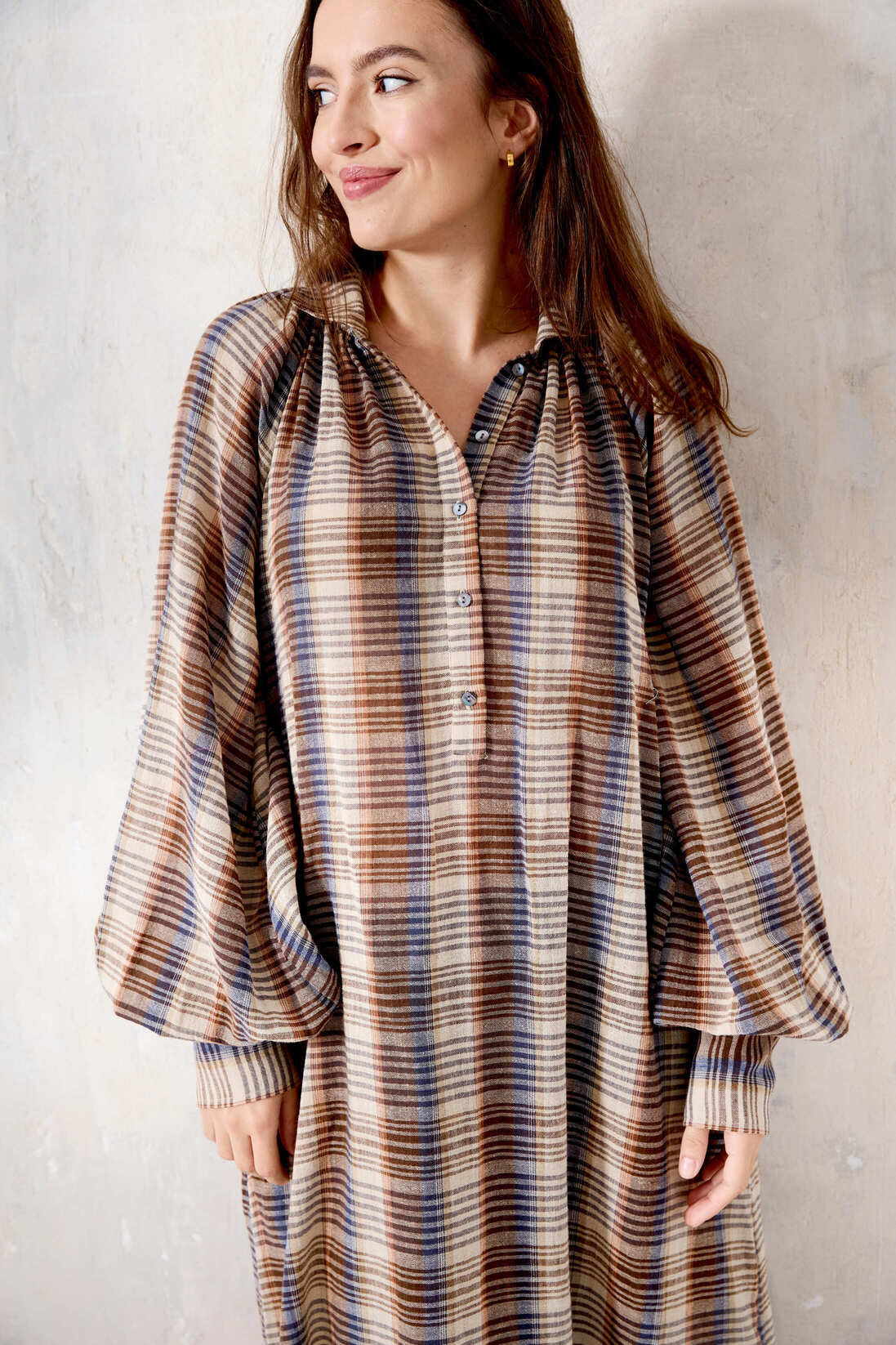 Chicosoleil Robes Nayati robe beige rayée coton main