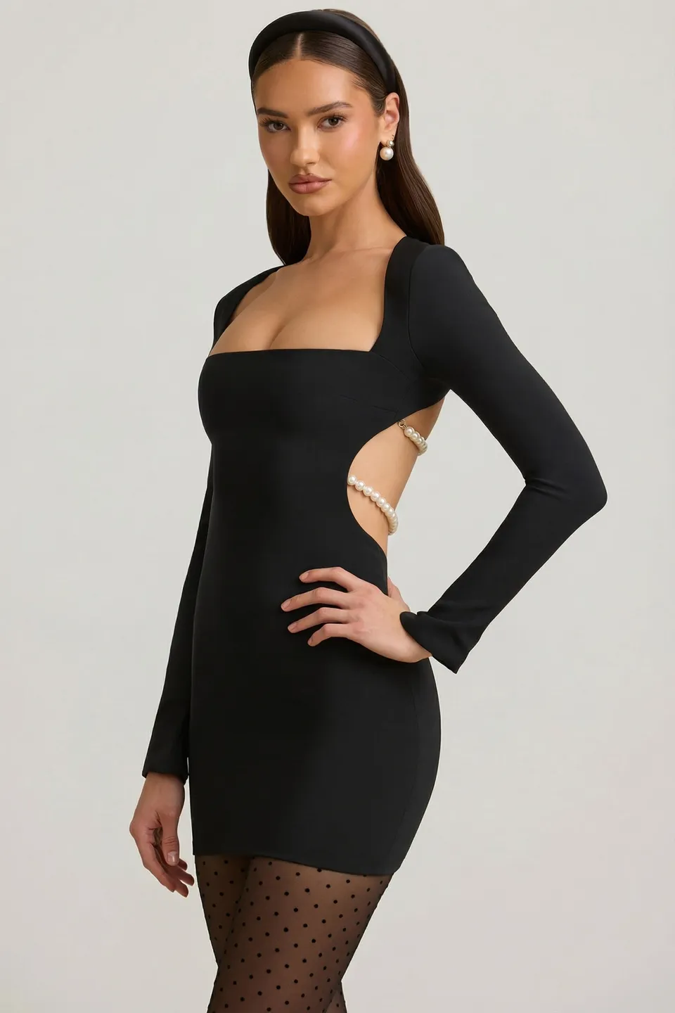 Oh Polly Akari Mini Robe Noire Perles Dos Ouvert