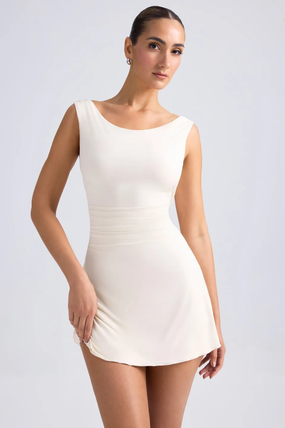 Oh Polly Tigen robe mini ivoire dos ouvert jersey