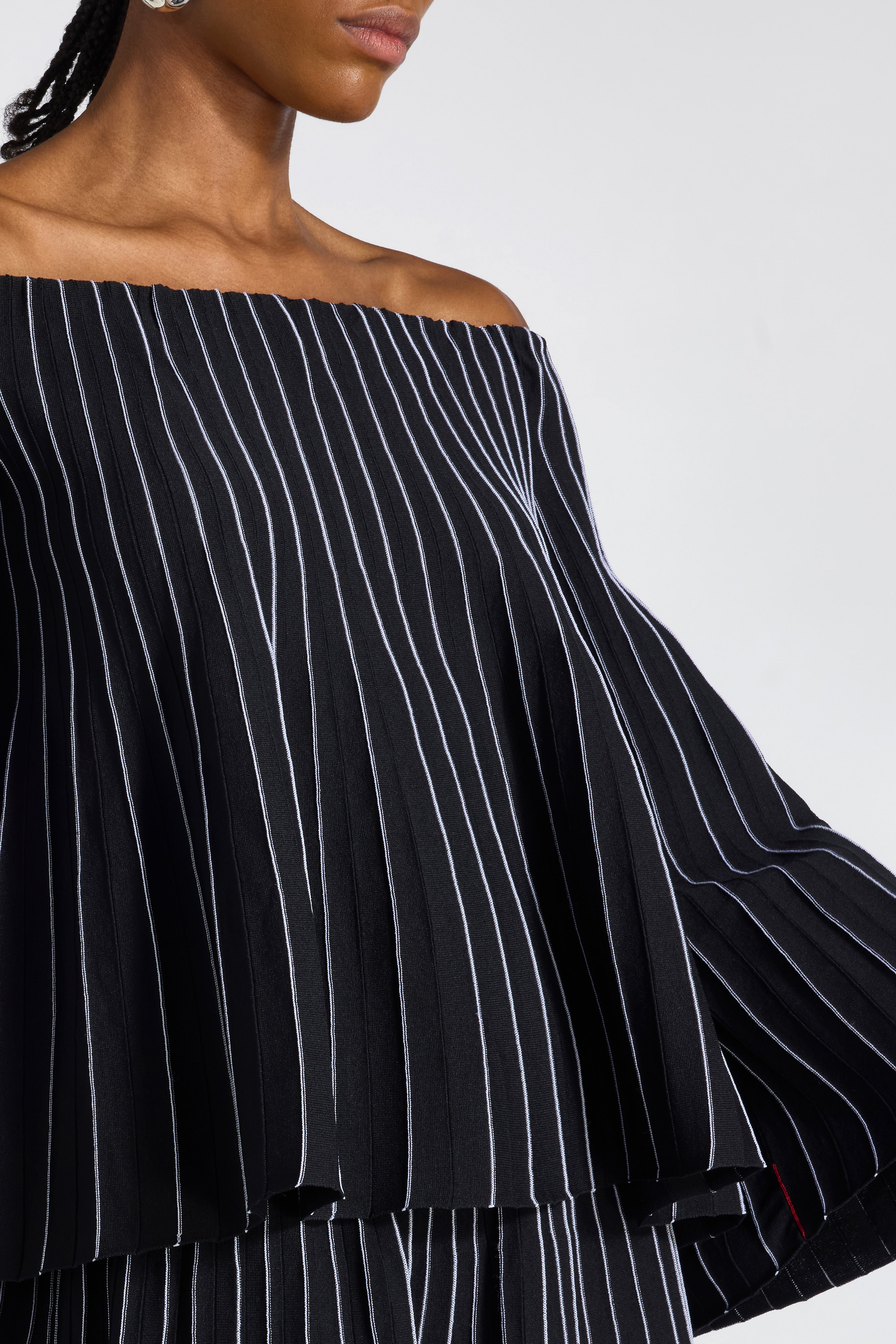 Liviana Conti Dolfina pull plissé noir blanc nylon