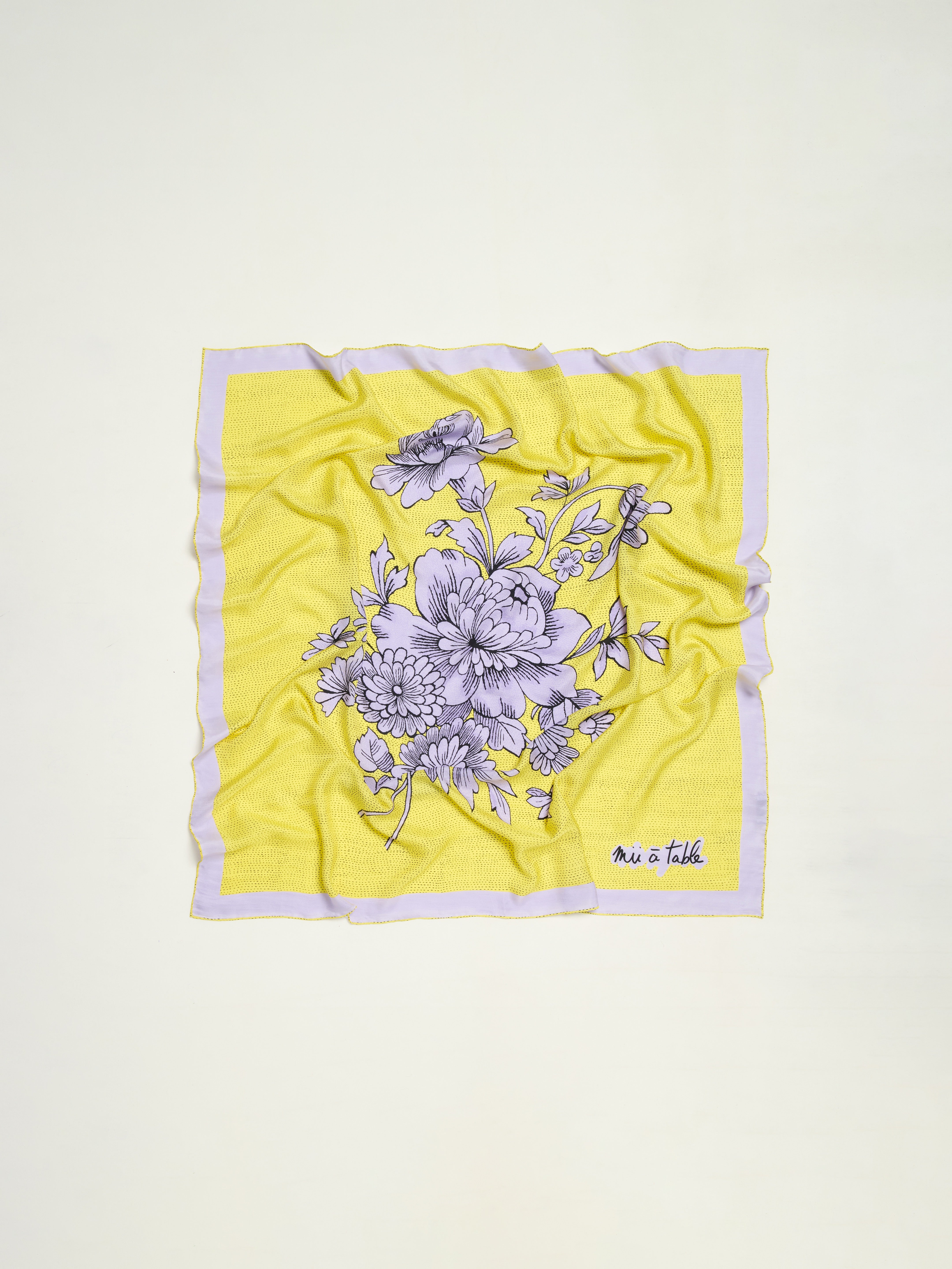 MII Mii à table Carré Soie 110 foulard Vaisselle 110x110