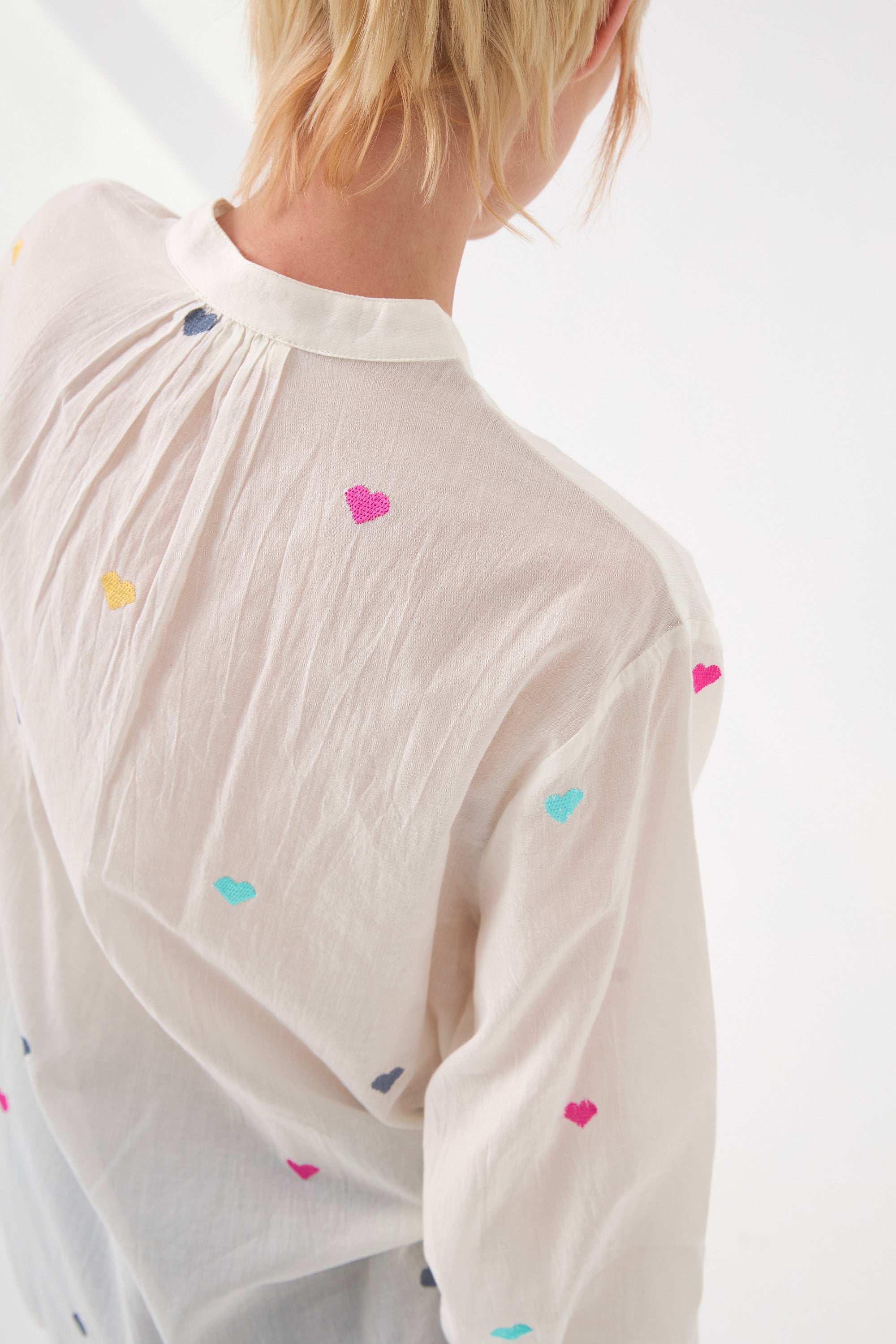 Chicosoleil Karl top brodé off white cœurs coton