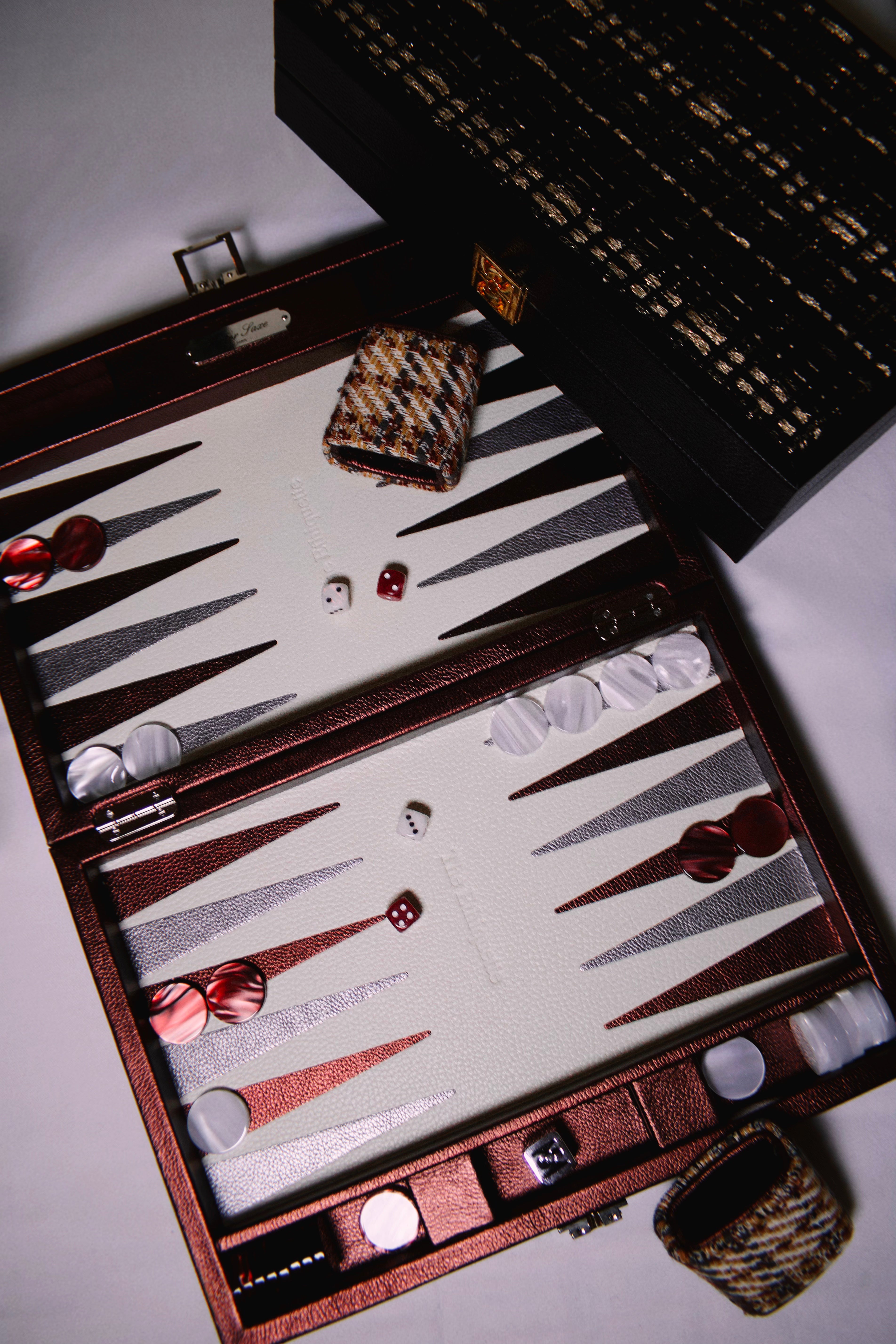 The Ethiquette Maison Villeroy backgammon cuir bordeaux