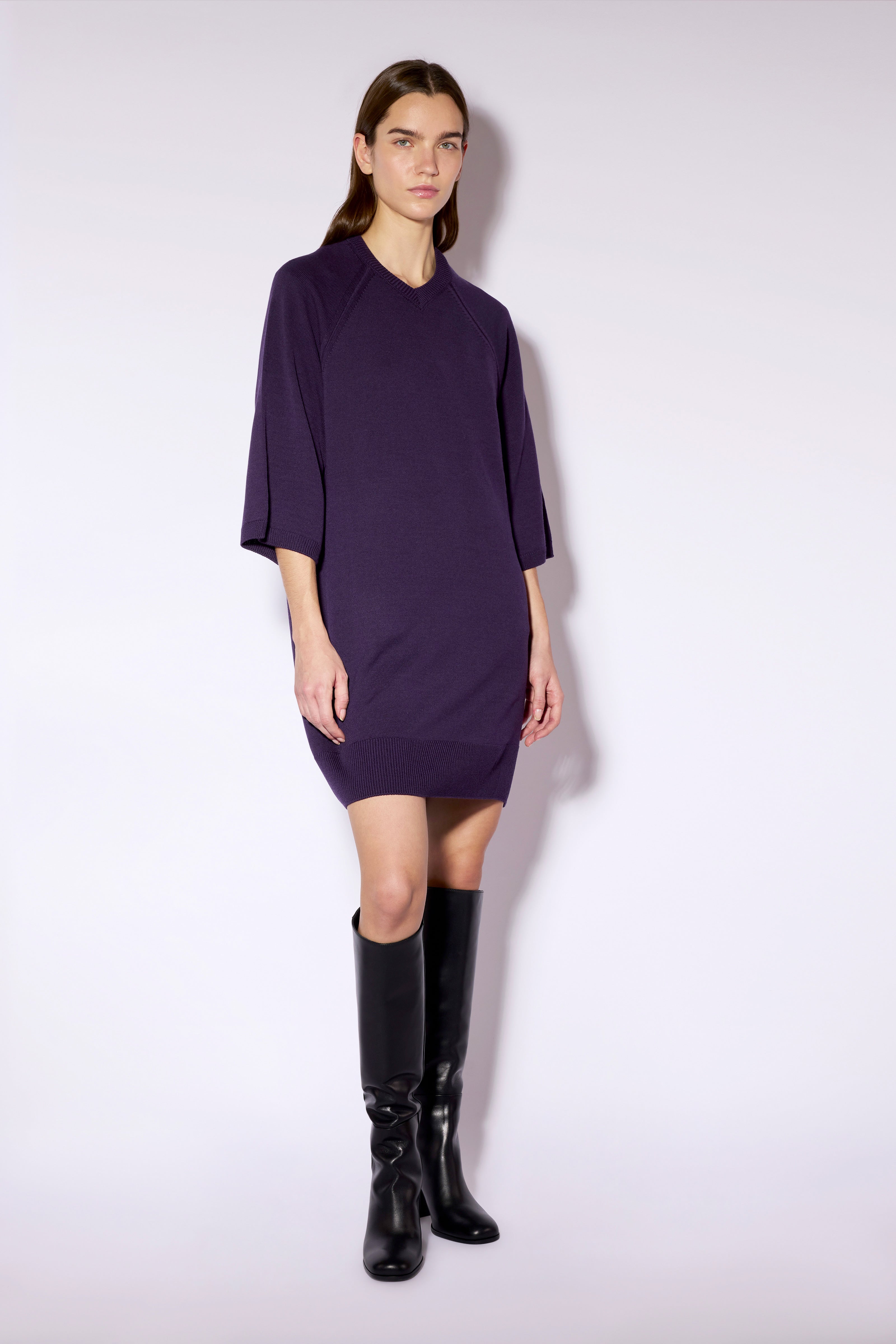 Liviana Conti Desme robe laine mérinos col V mirtillo