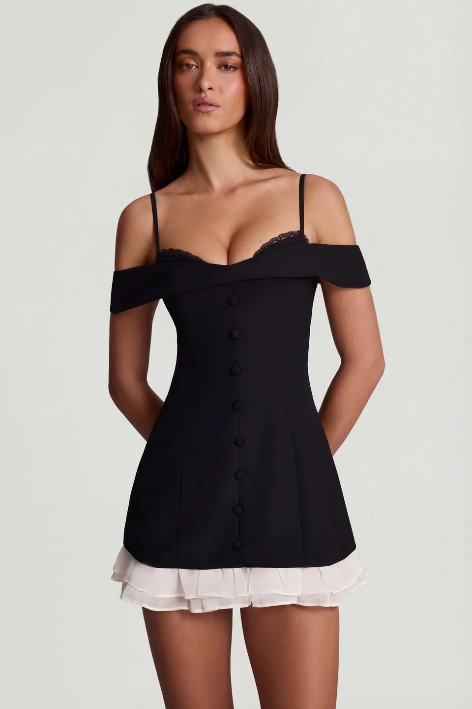 Oh Polly 14564B Robe Mini Noire Épaules Dénudées