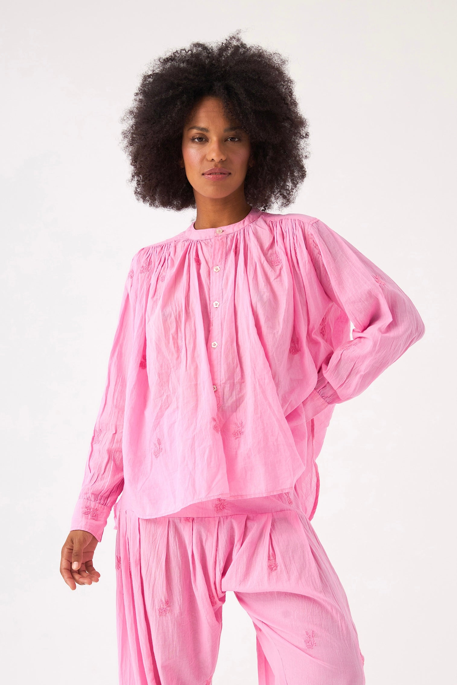 Chicosoleil Scheherazade chemise rose coton brodée