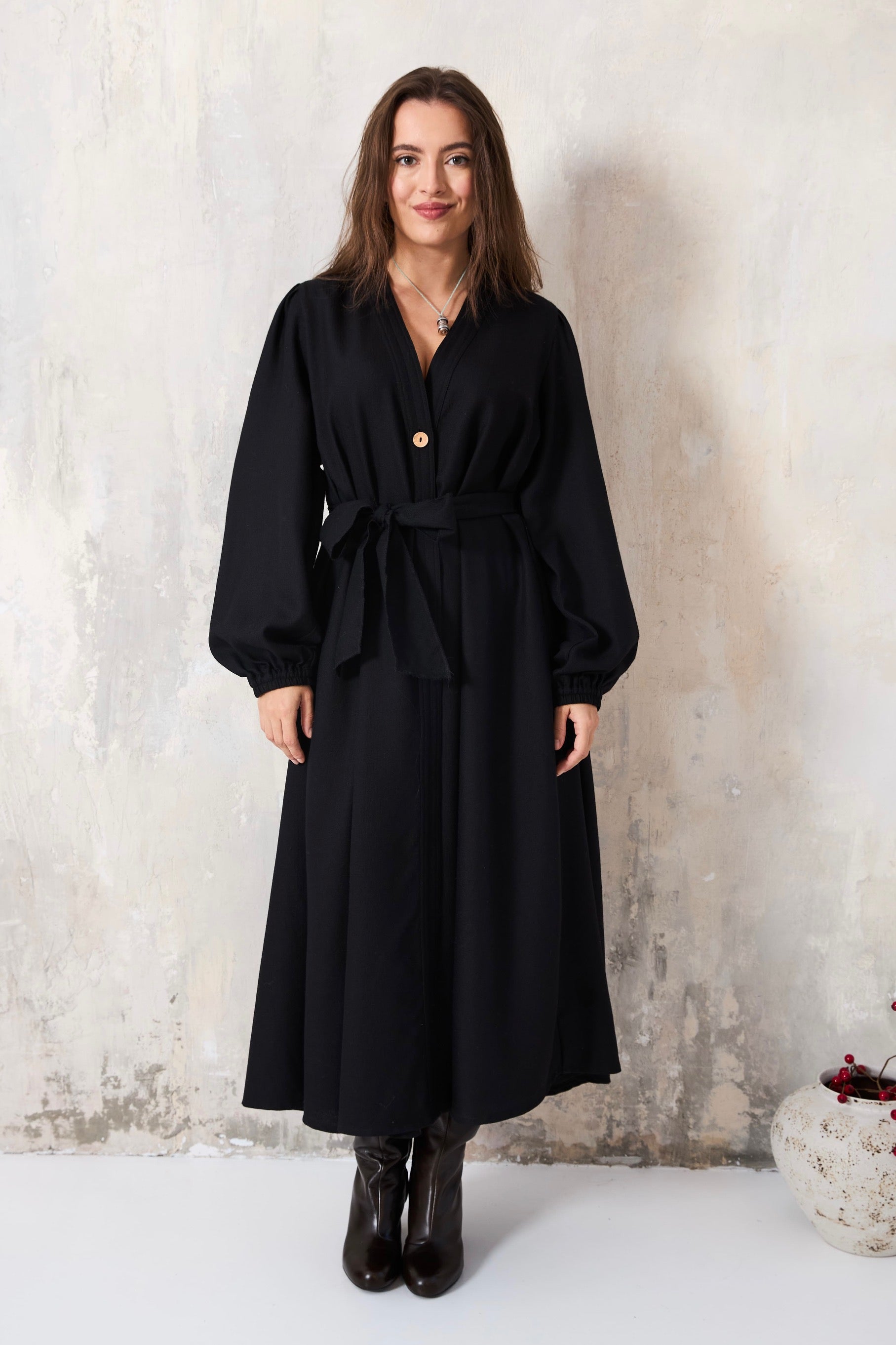 Chicosoleil Diana Robe longue noire croisée S laine vierge