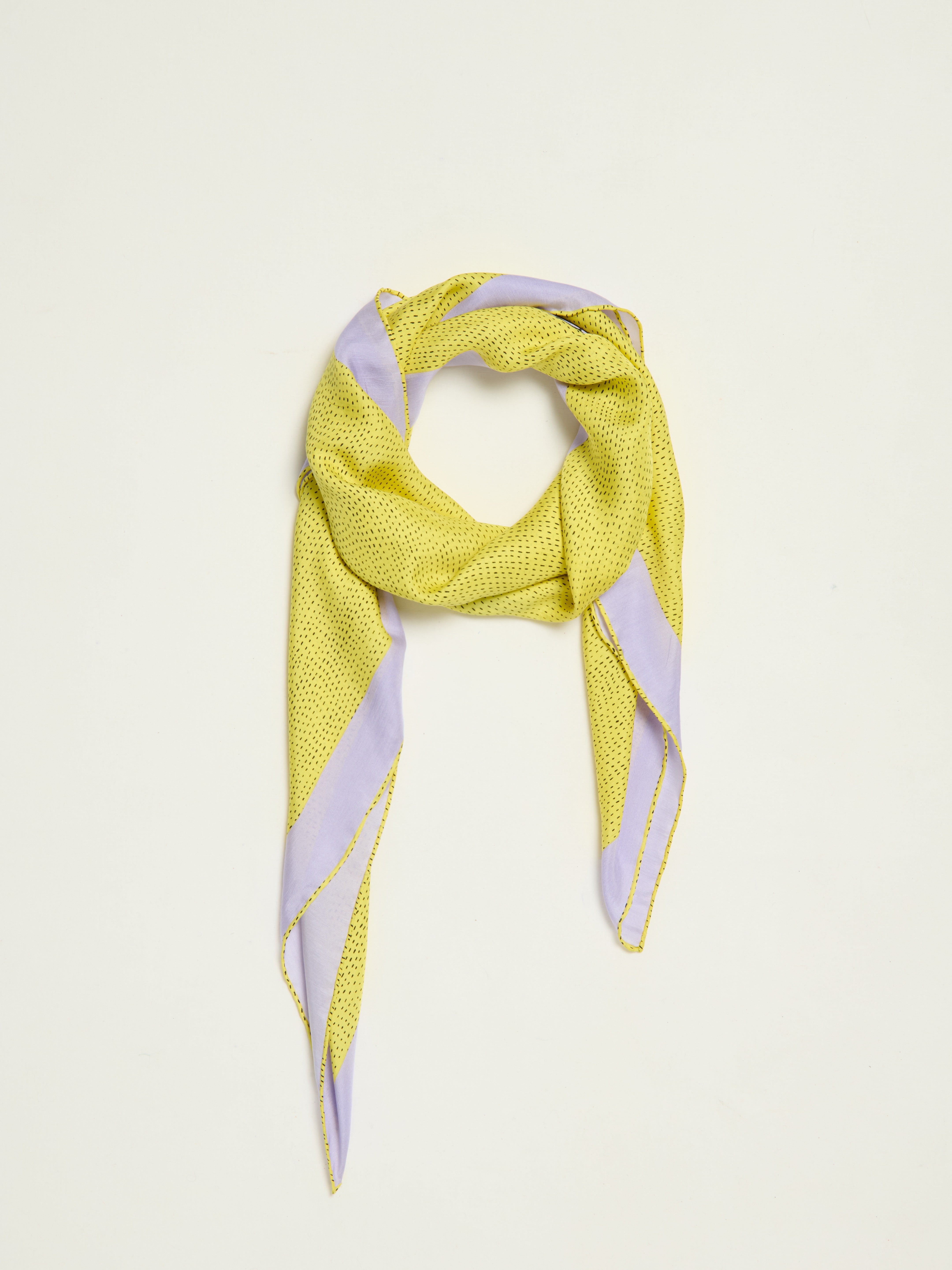 MII Mii à table Carré Soie 110 foulard Vaisselle 110x110