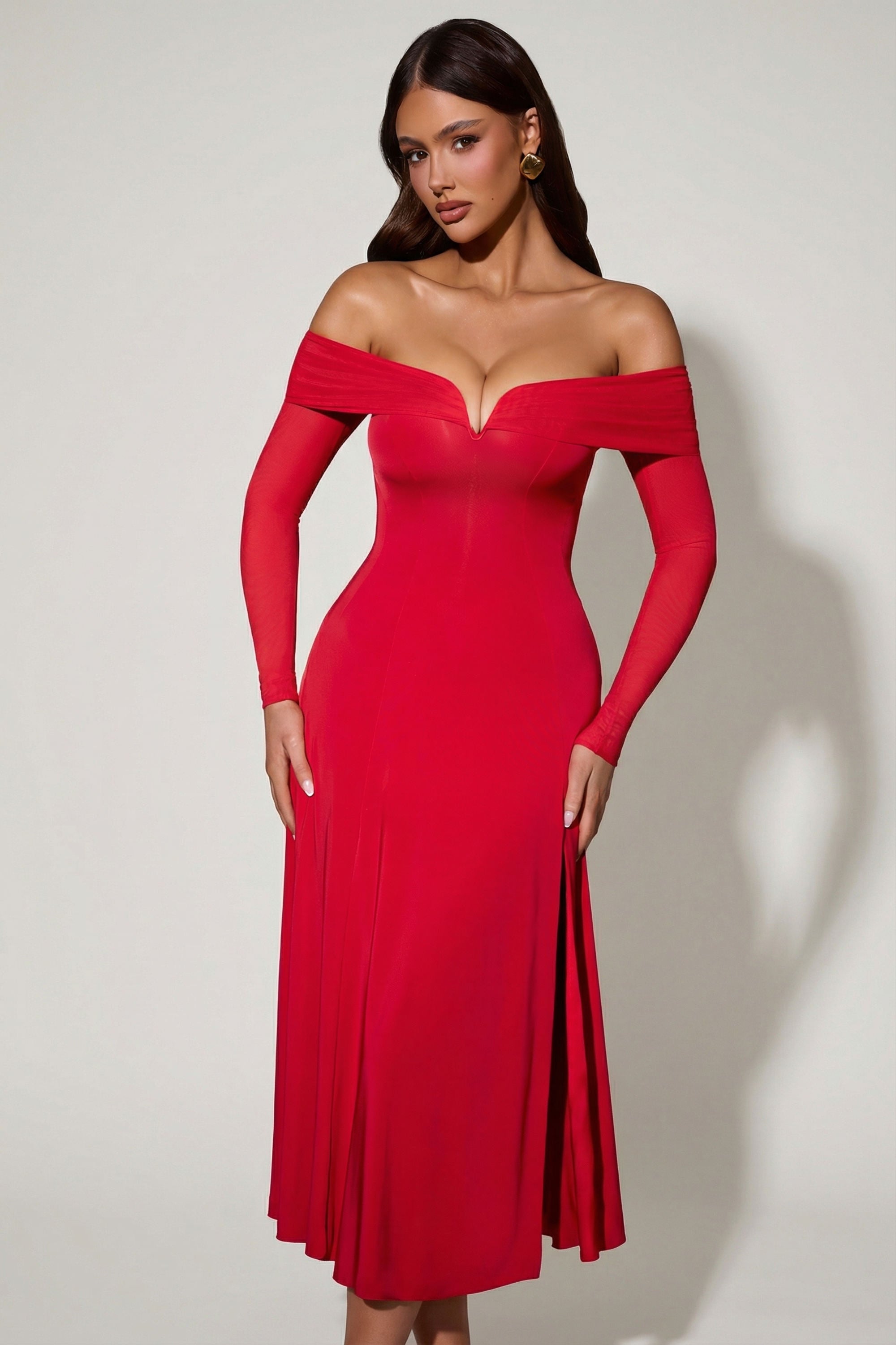 Oh Polly Nerissa 12683 robe midaxi rouge épaules dénudées