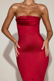 Oh Polly Belsa robe midaxi satin rouge dentelle