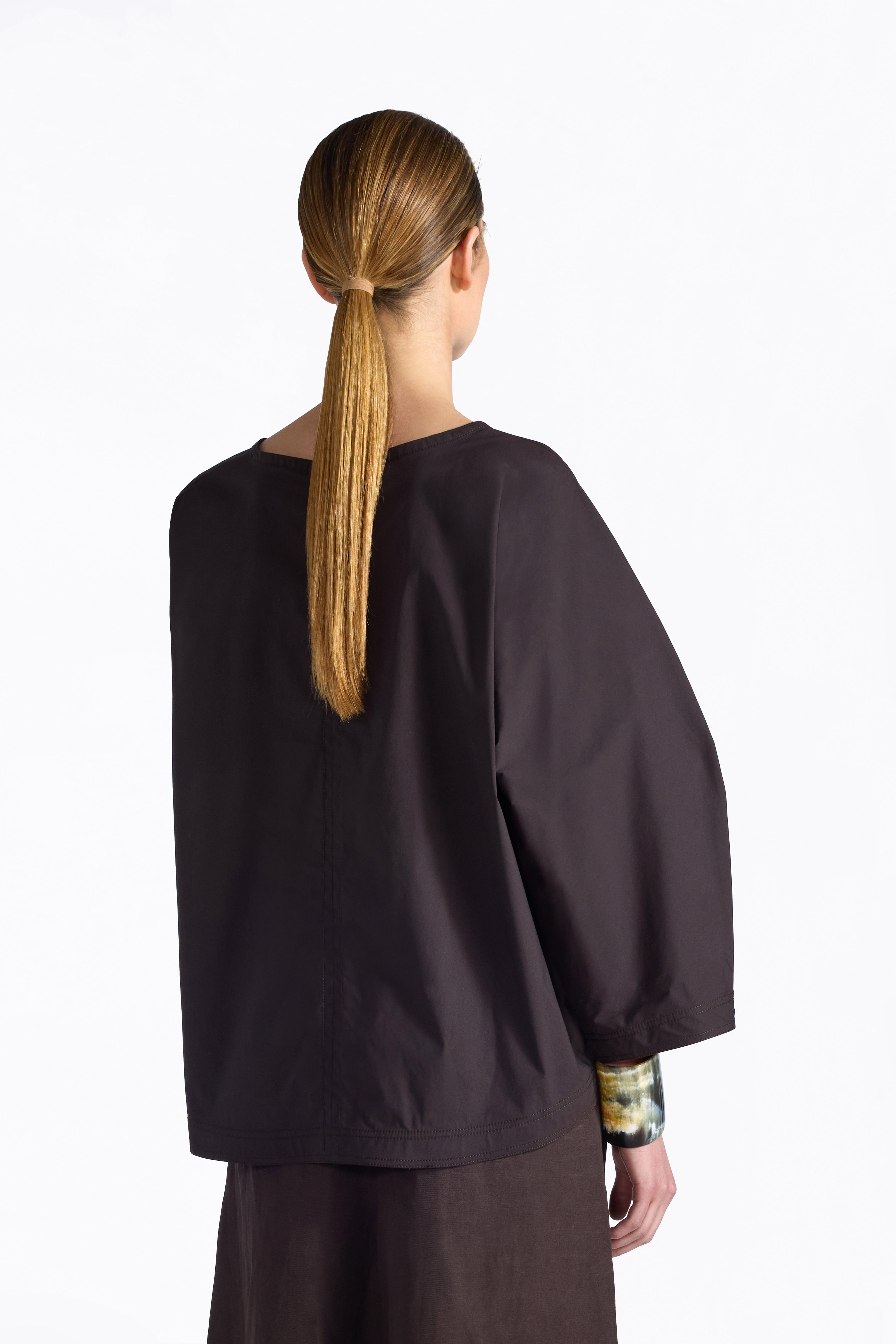 Liviana Conti Jade blouse fondente col V popeline