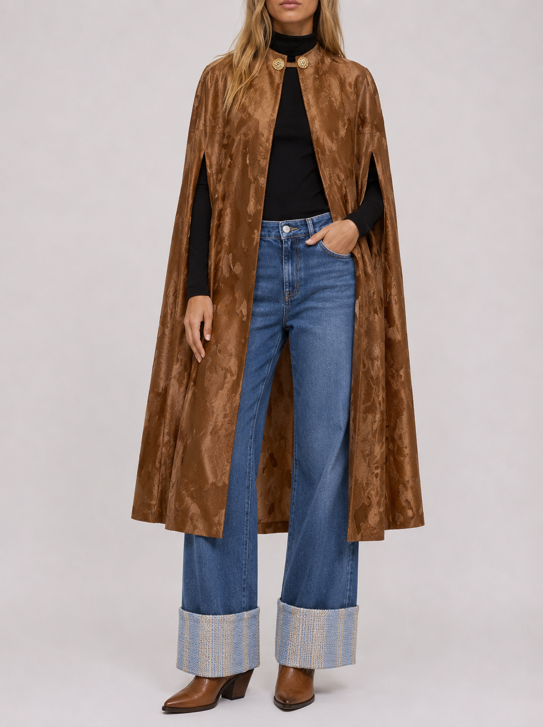 The Ethiquette Galant cape longue fausse fourrure camel