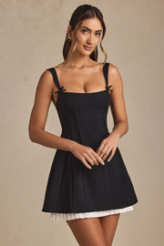 Oh Polly Cressida robe mini plissée noire noeud