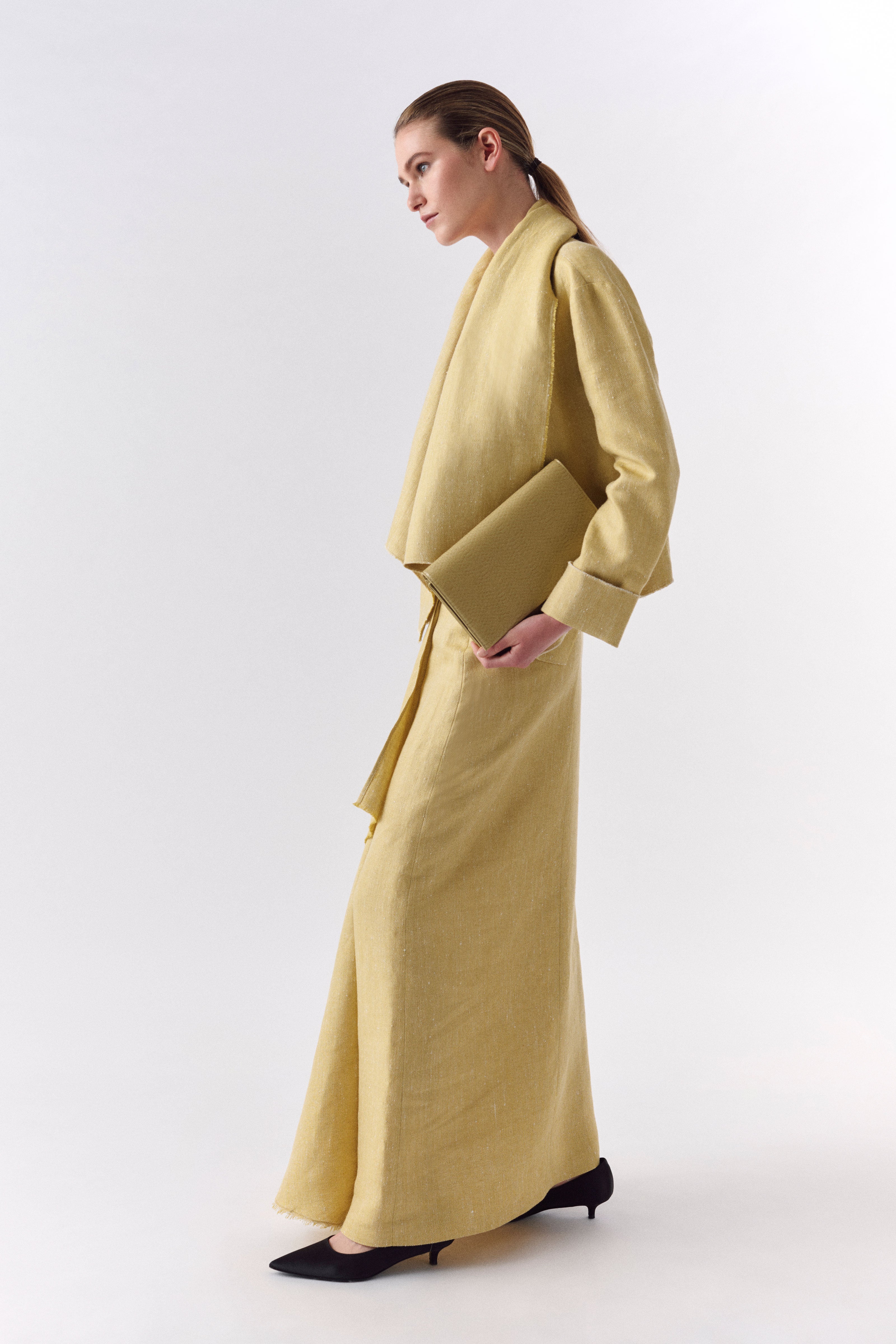Liviana Conti Danver veste tailleur sable doré soie lin