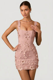 Oh Polly Briar Appliqué Corset Mini robe satin rose poudré fleurs
