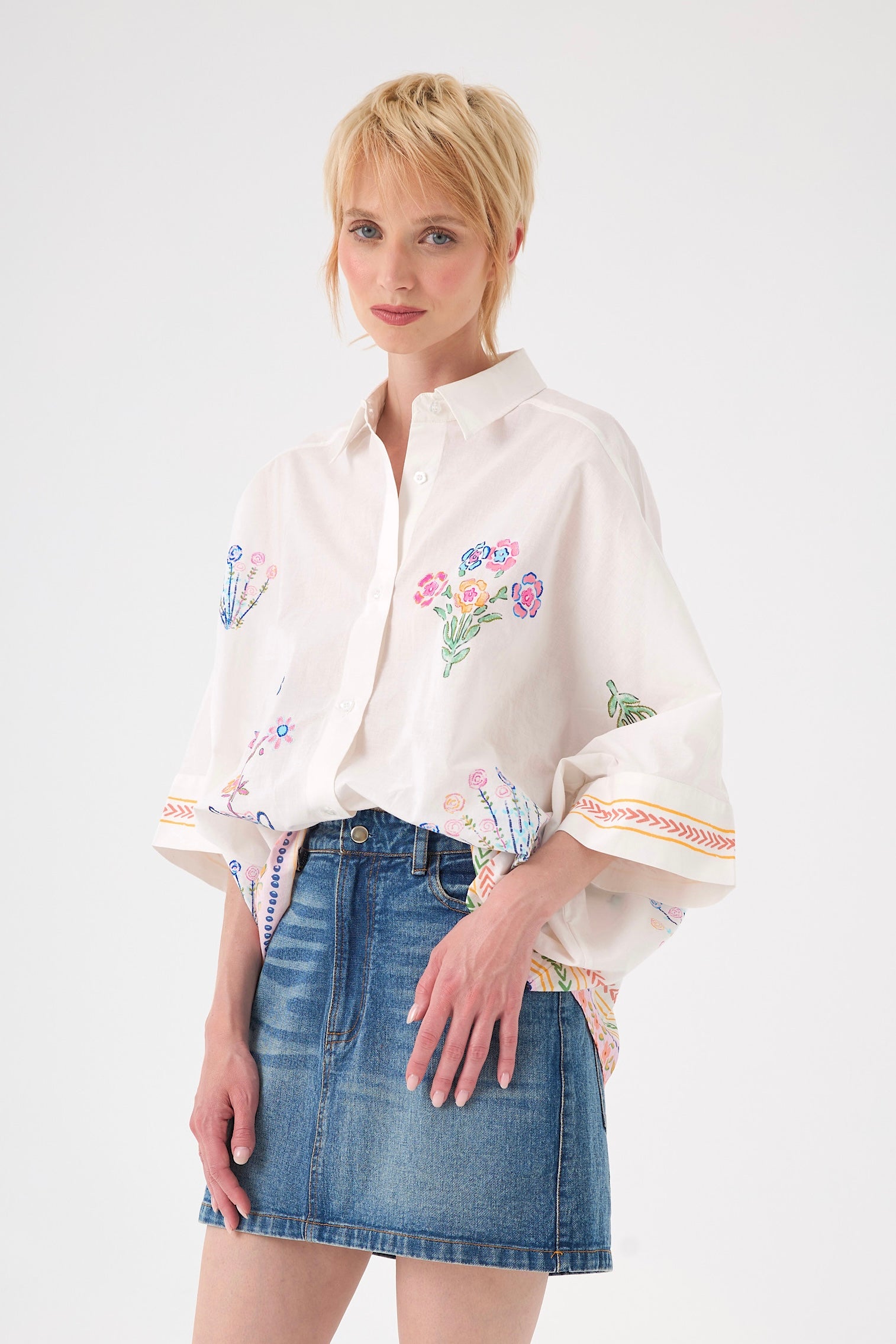 Chicosoleil Chemise Janah blanche coton fleurs brodées