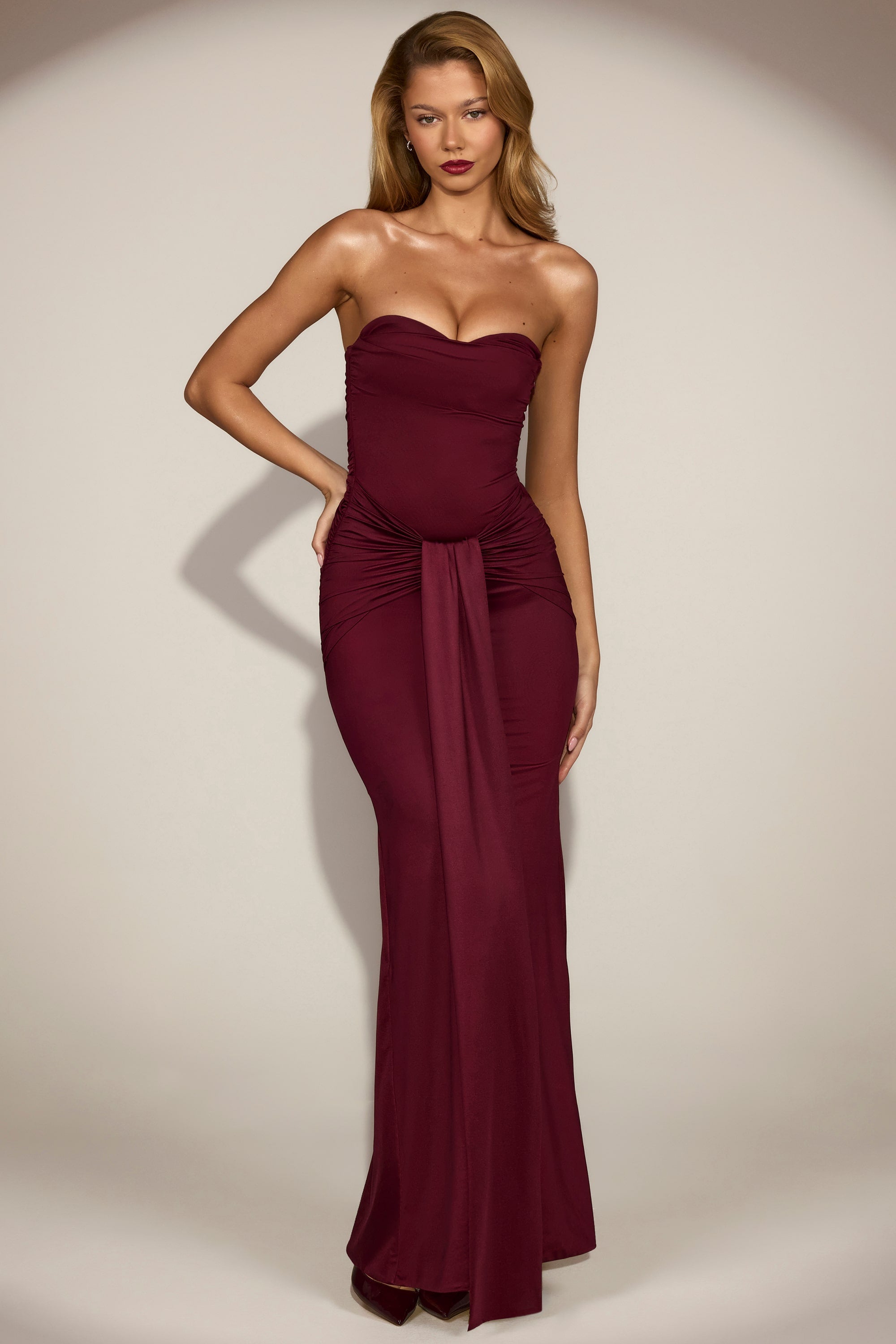 Oh Polly Aisra robe satin rouge vin bustier sirène