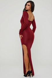 Oh Polly 10935 robe maxi rouge découpe volants