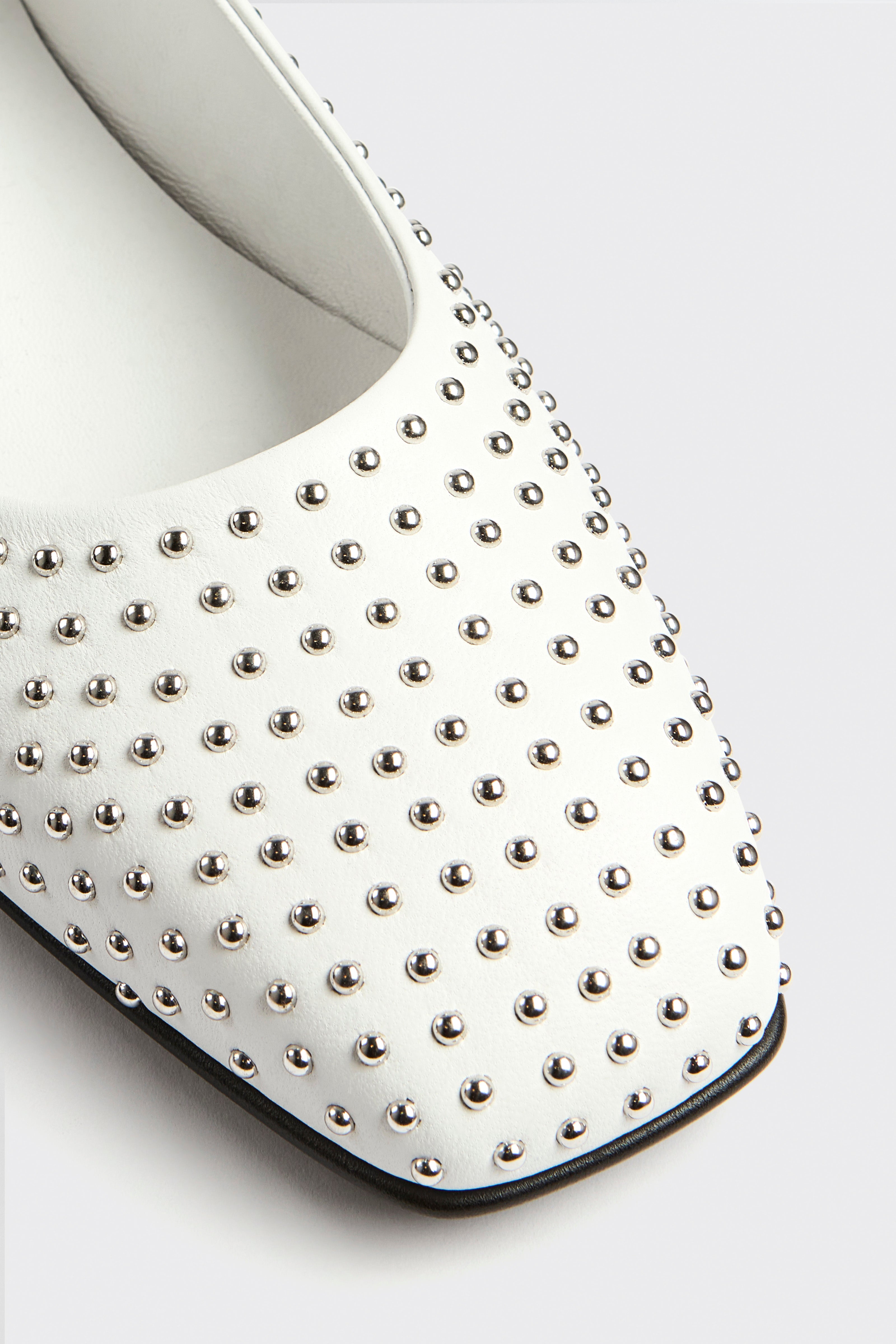 Liviana Conti Maya ballerine cuir blanc taille 38 cloutée