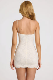 Oh Polly Vaeda 16409 mini robe blanche dentelle festonnée
