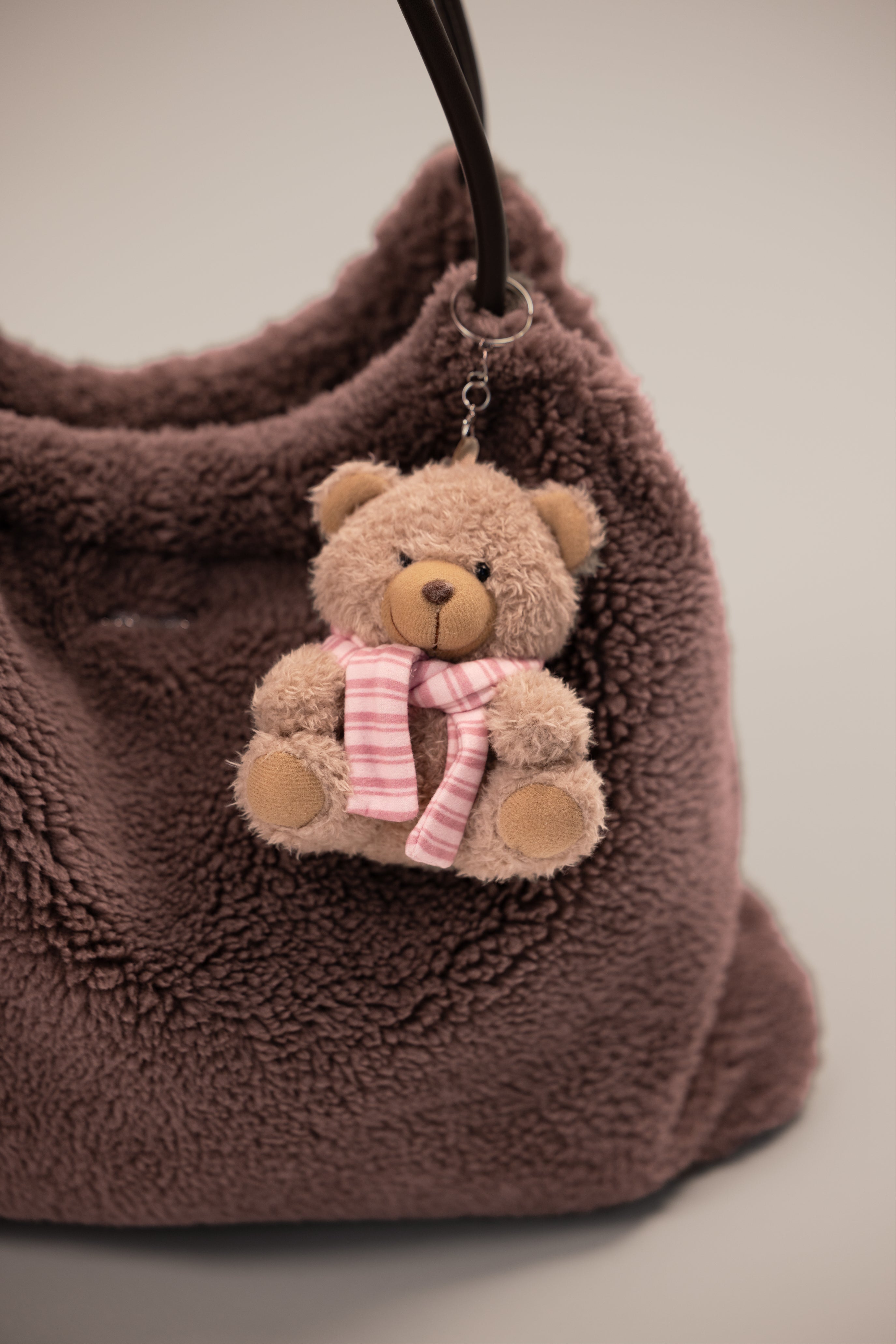 Oh Polly Bo+Tee Teddy Keychain porte-clés berry rayé