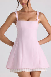 Oh Polly Cressida robe mini plissée rose clair noeud