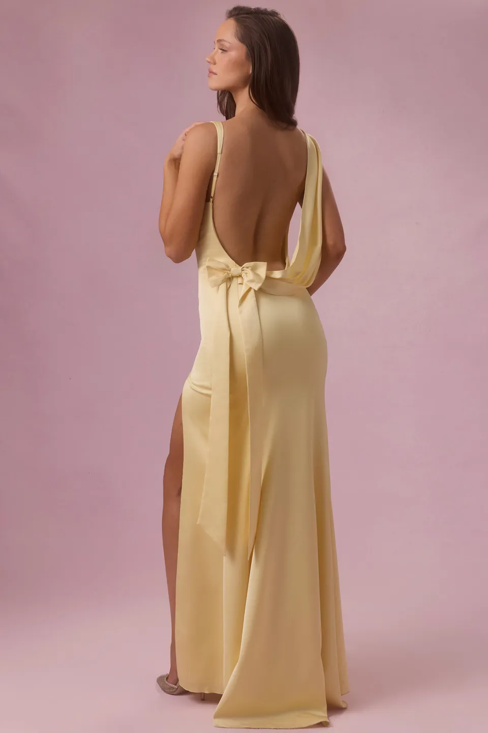 Oh Polly 15785 robe satin butter longue fendue