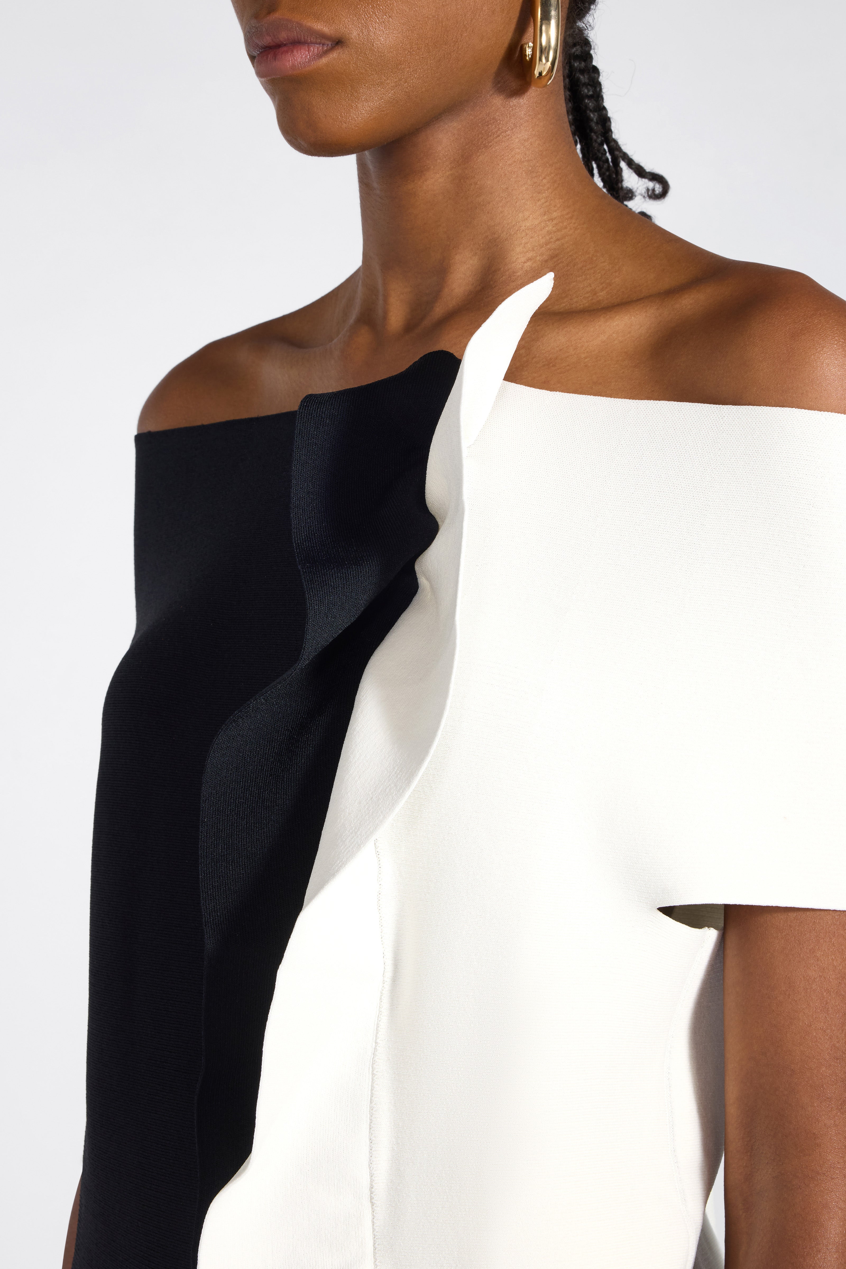 Liviana Conti Daisy pull noir viscose épaules nues