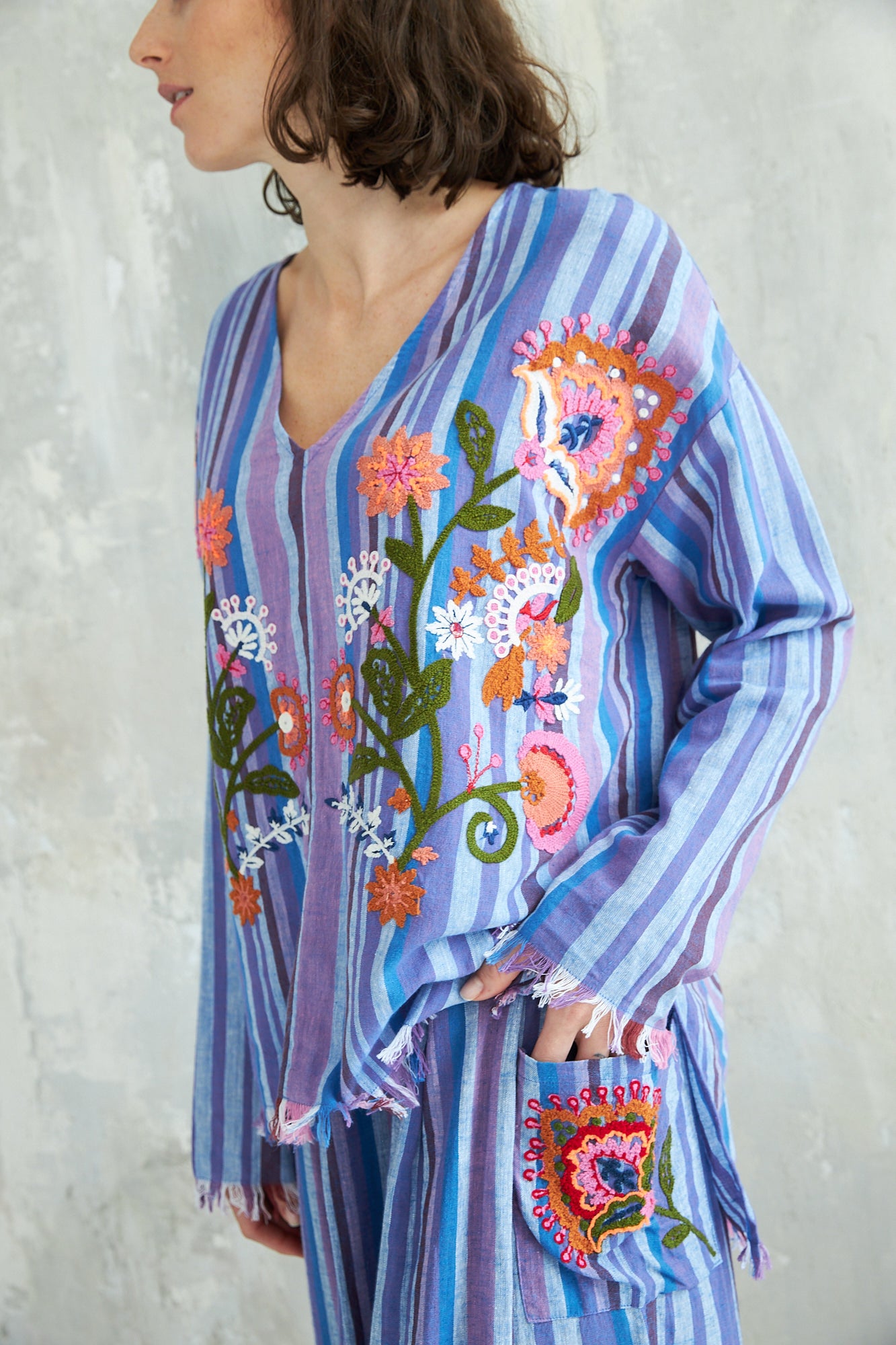 Chicosoleil Roni top bleu rayé broderie florale coton